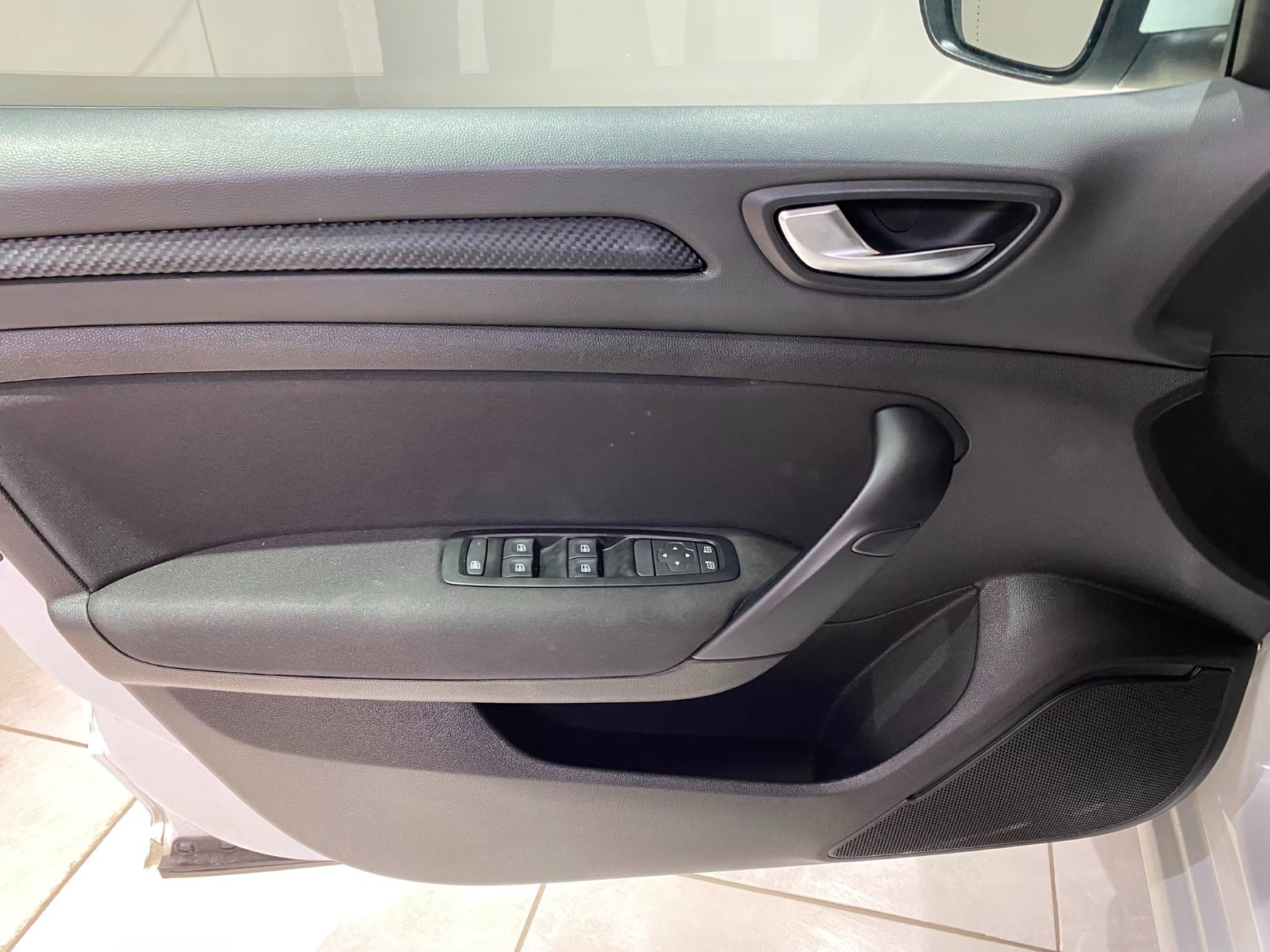 2023 Benzin Otomatik Renault Megane Beyaz Gürel Tasarım Aksesuar Otomotiv San. Tic. Ltd. Şti.