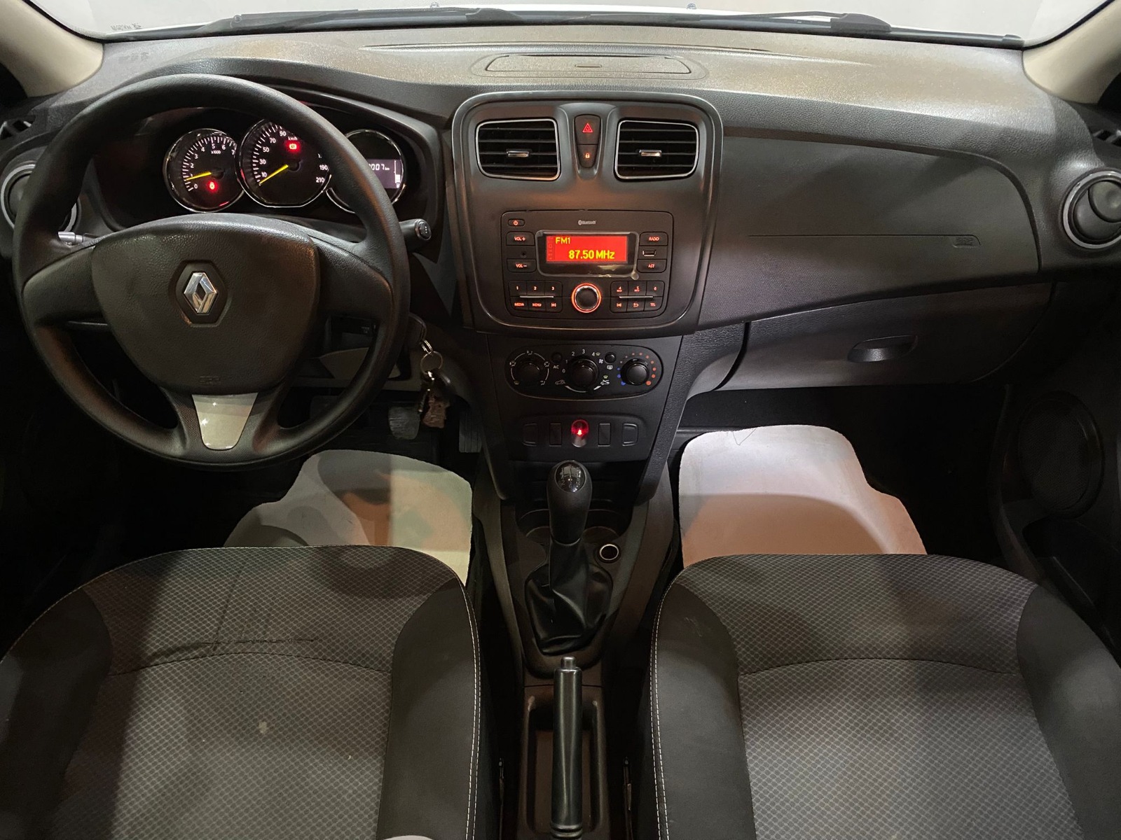 2013 Benzin Manuel Renault Symbol Beyaz Gürel Tasarım Aksesuar Otomotiv San. Tic. Ltd. Şti.