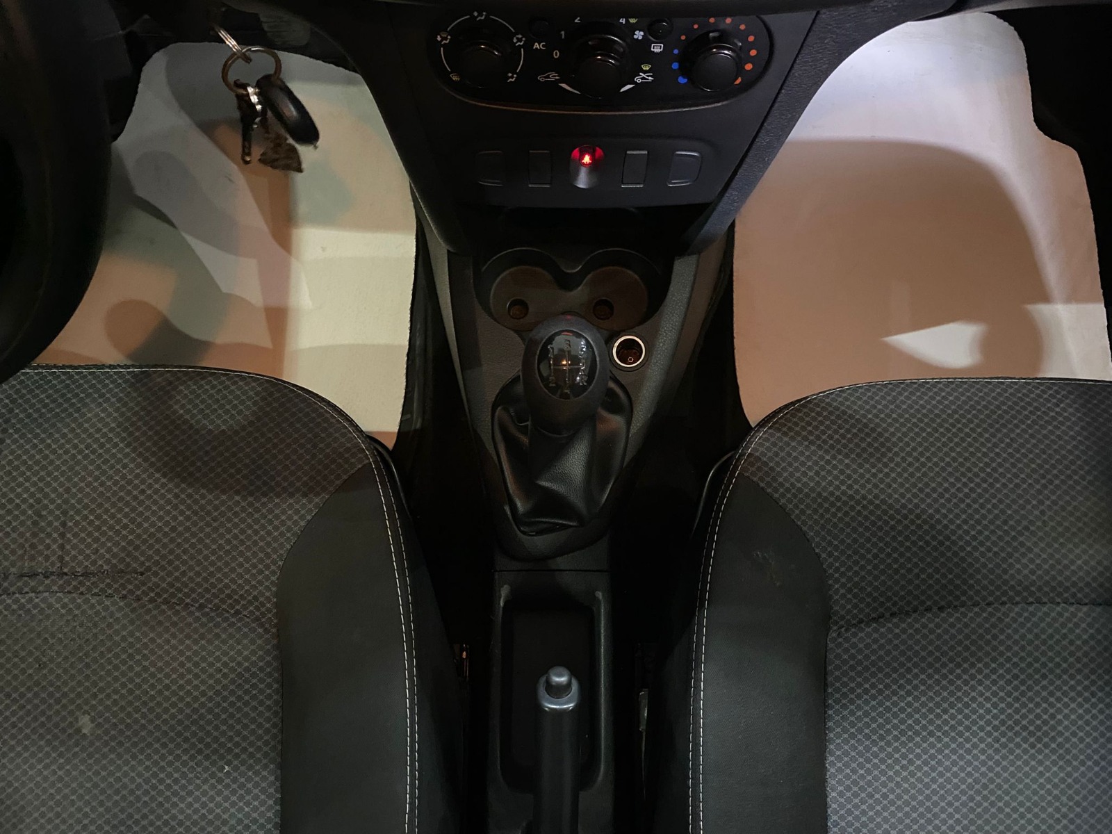 2013 Benzin Manuel Renault Symbol Beyaz Gürel Tasarım Aksesuar Otomotiv San. Tic. Ltd. Şti.