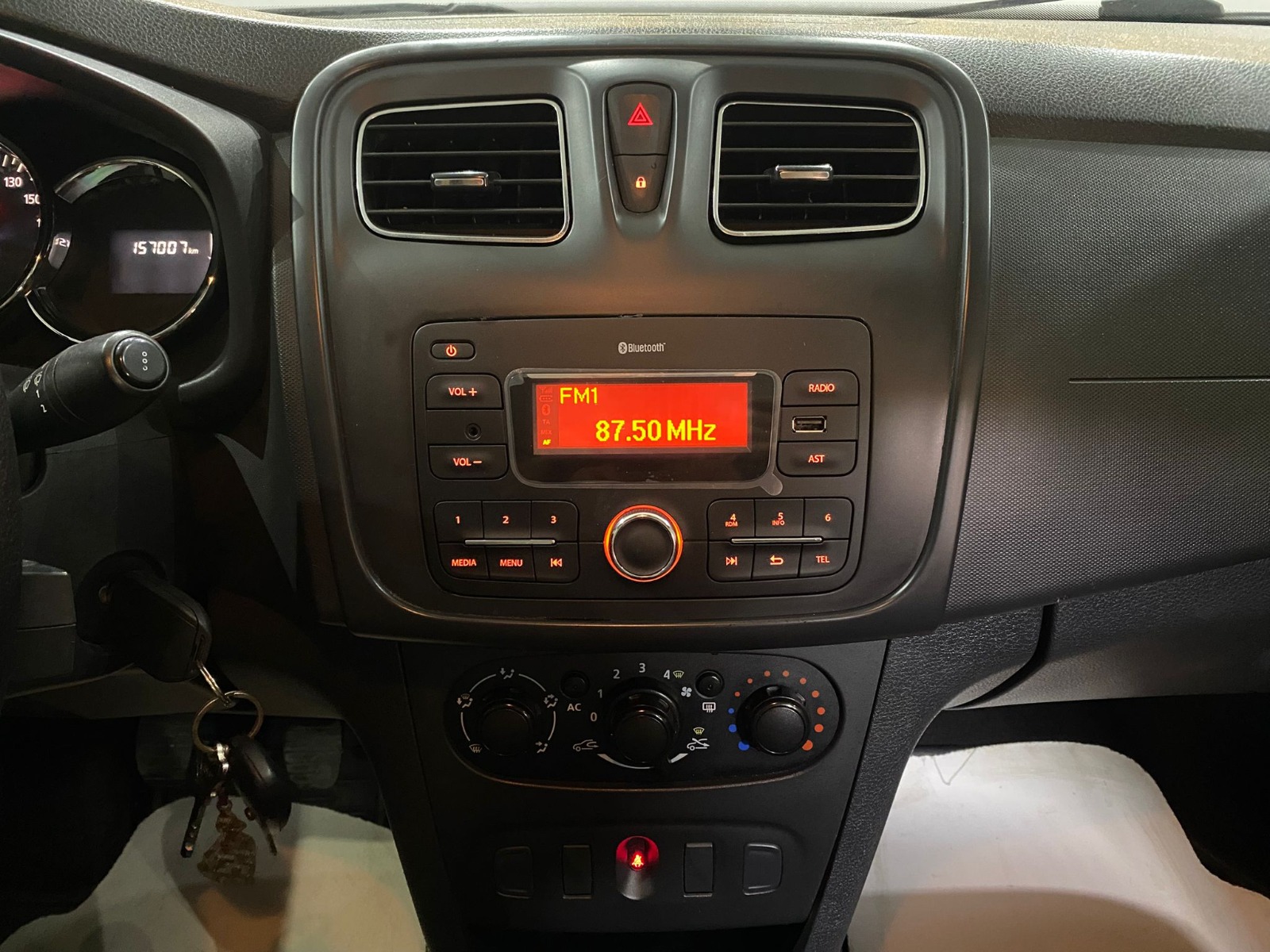 2013 Benzin Manuel Renault Symbol Beyaz Gürel Tasarım Aksesuar Otomotiv San. Tic. Ltd. Şti.