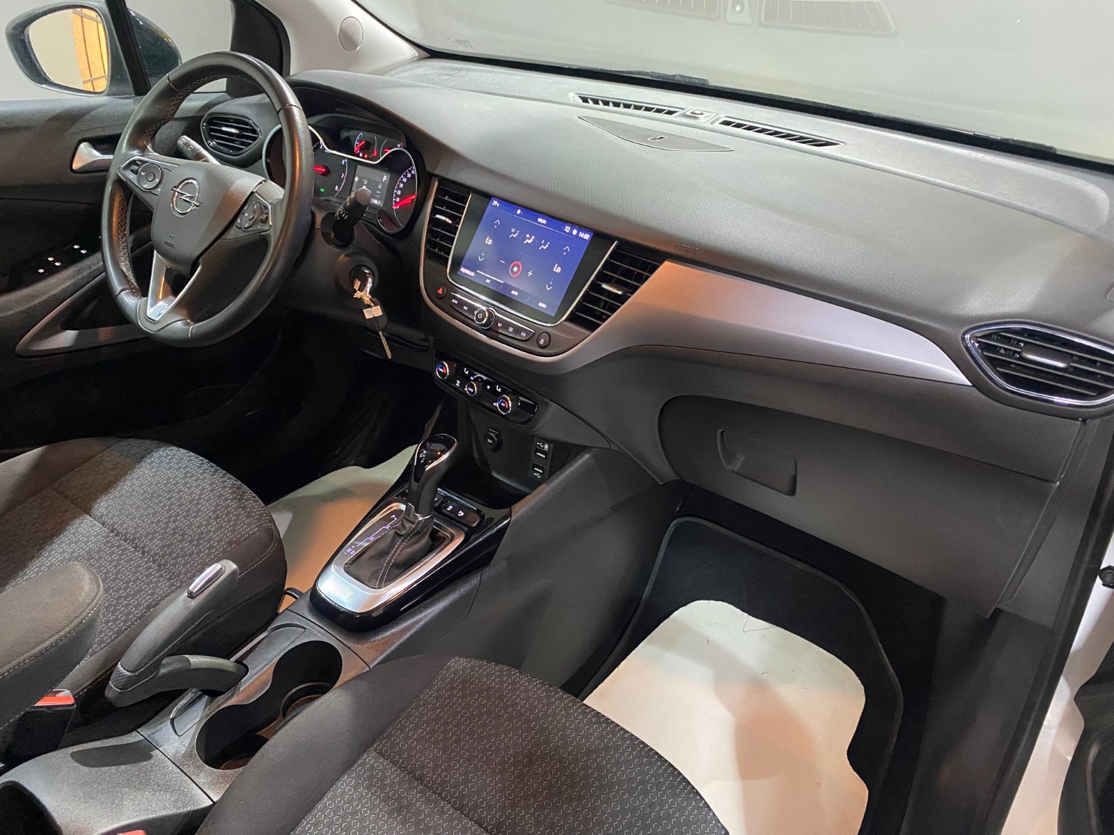 2024 Benzin Otomatik Opel Crossland Beyaz Gürel Tasarım Aksesuar Otomotiv San. Tic. Ltd. Şti.