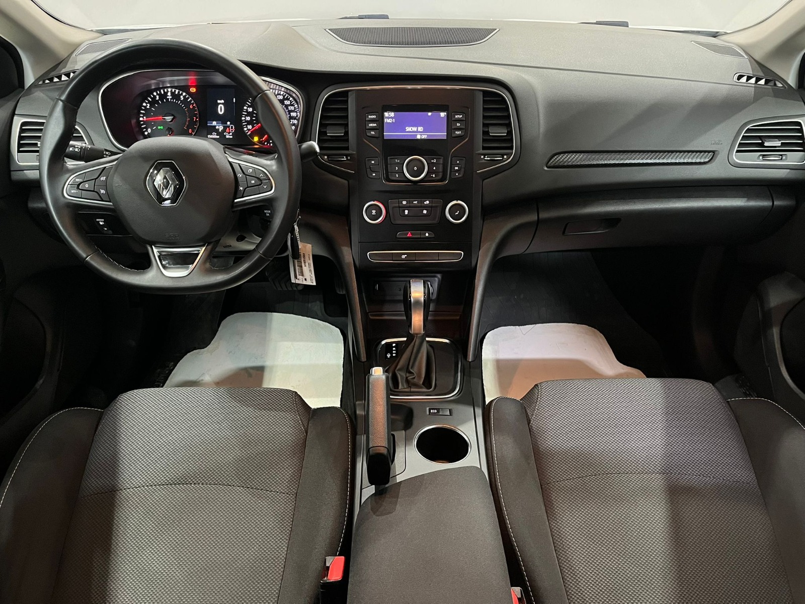 2022 Benzin Otomatik Renault Megane Beyaz Gürel Tasarım Aksesuar Otomotiv San. Tic. Ltd. Şti.