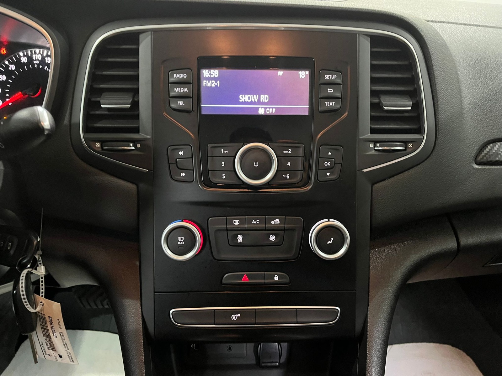 2022 Benzin Otomatik Renault Megane Beyaz Gürel Tasarım Aksesuar Otomotiv San. Tic. Ltd. Şti.