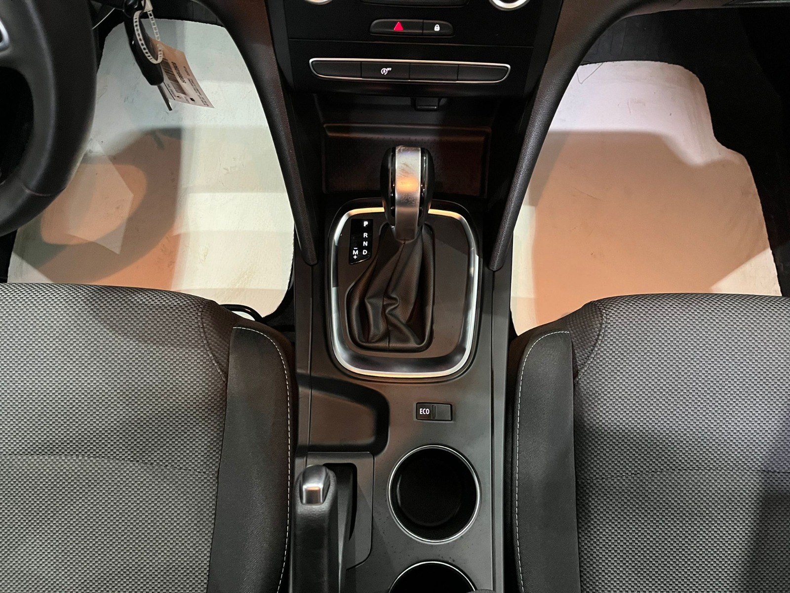 2022 Benzin Otomatik Renault Megane Beyaz Gürel Tasarım Aksesuar Otomotiv San. Tic. Ltd. Şti.