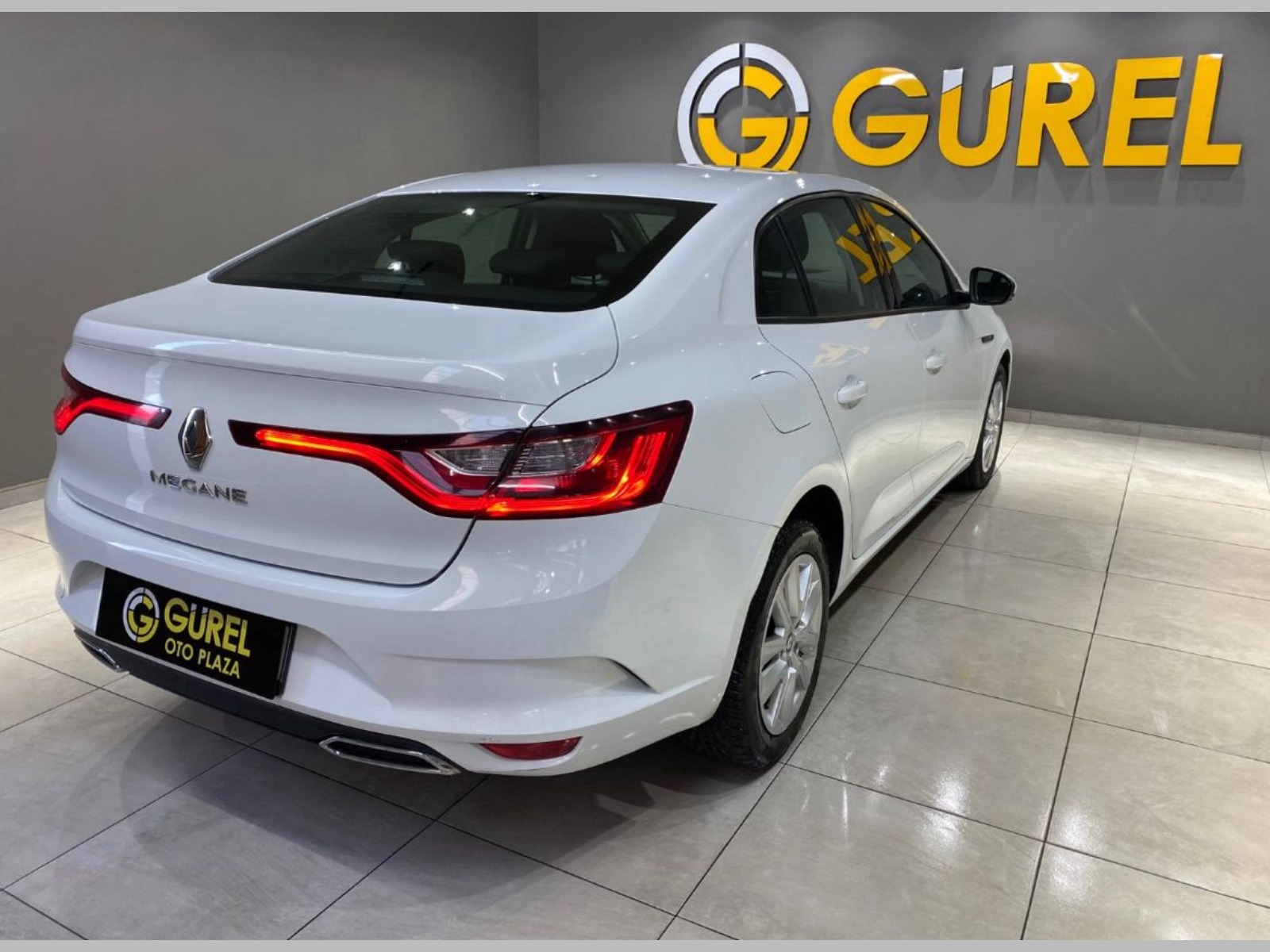 2022 Benzin Otomatik Renault Megane Beyaz Gürel Tasarım Aksesuar Otomotiv San. Tic. Ltd. Şti.