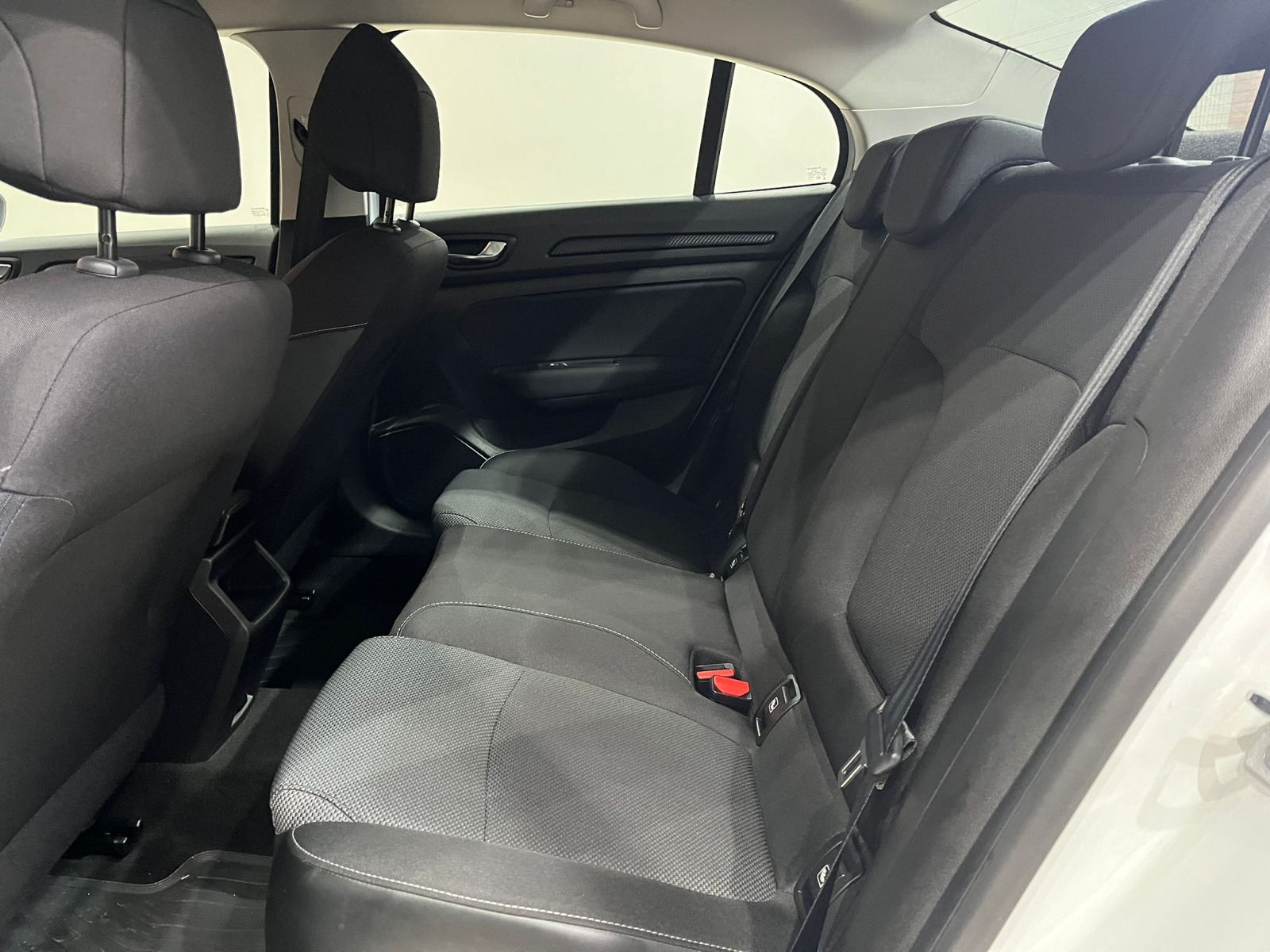 2022 Benzin Otomatik Renault Megane Beyaz Gürel Tasarım Aksesuar Otomotiv San. Tic. Ltd. Şti.