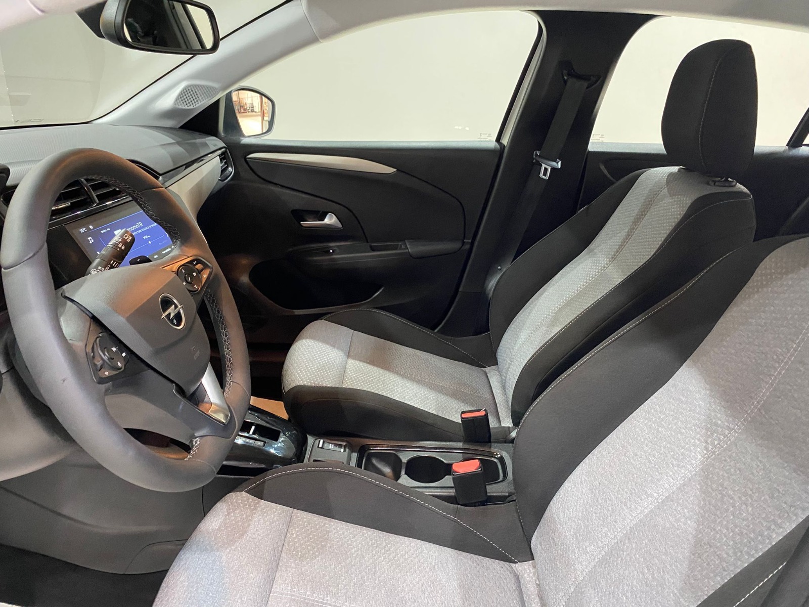 2025 Benzin Otomatik Opel Corsa Gümüş Gri Gürel Tasarım Aksesuar Otomotiv San. Tic. Ltd. Şti.