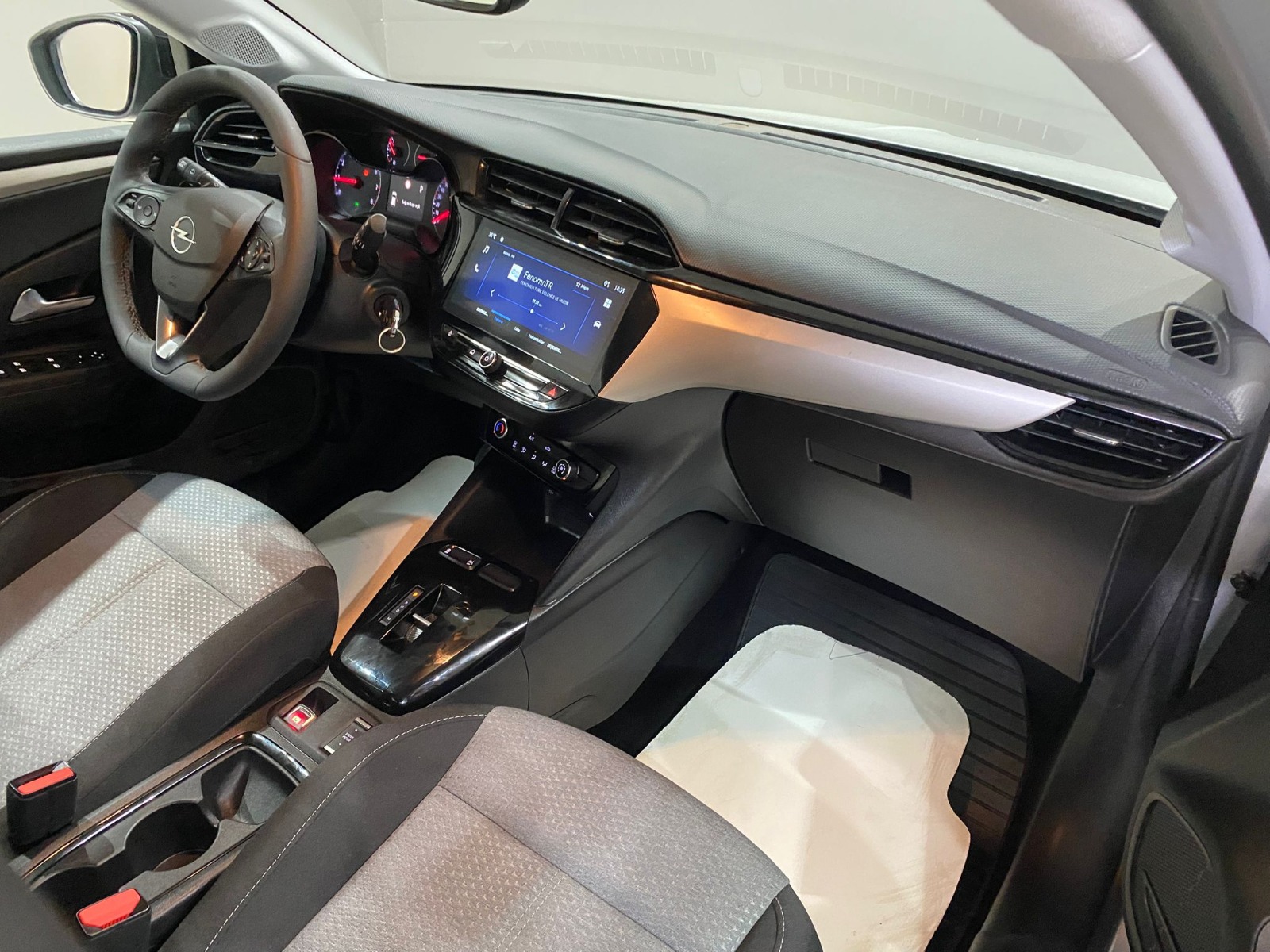2025 Benzin Otomatik Opel Corsa Gümüş Gri Gürel Tasarım Aksesuar Otomotiv San. Tic. Ltd. Şti.