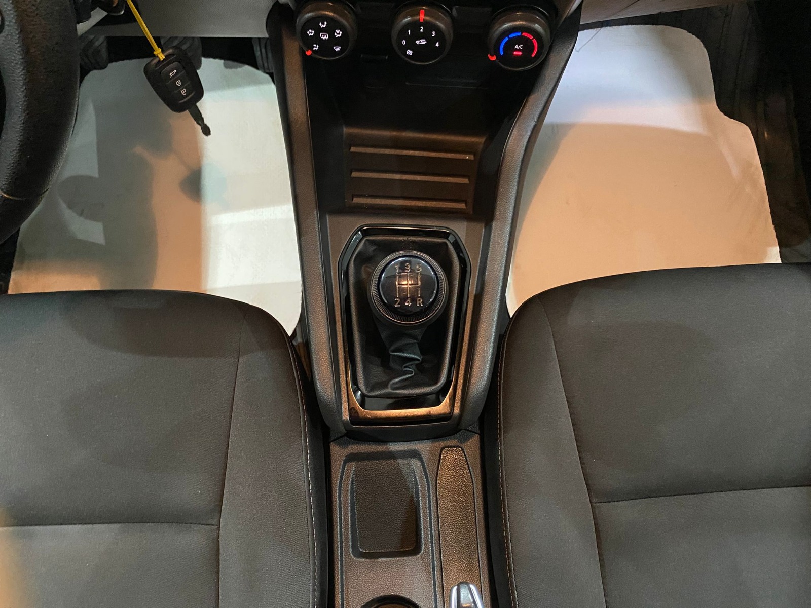 2023 Benzin Manuel Renault Clio Beyaz Gürel Tasarım Aksesuar Otomotiv San. Tic. Ltd. Şti.