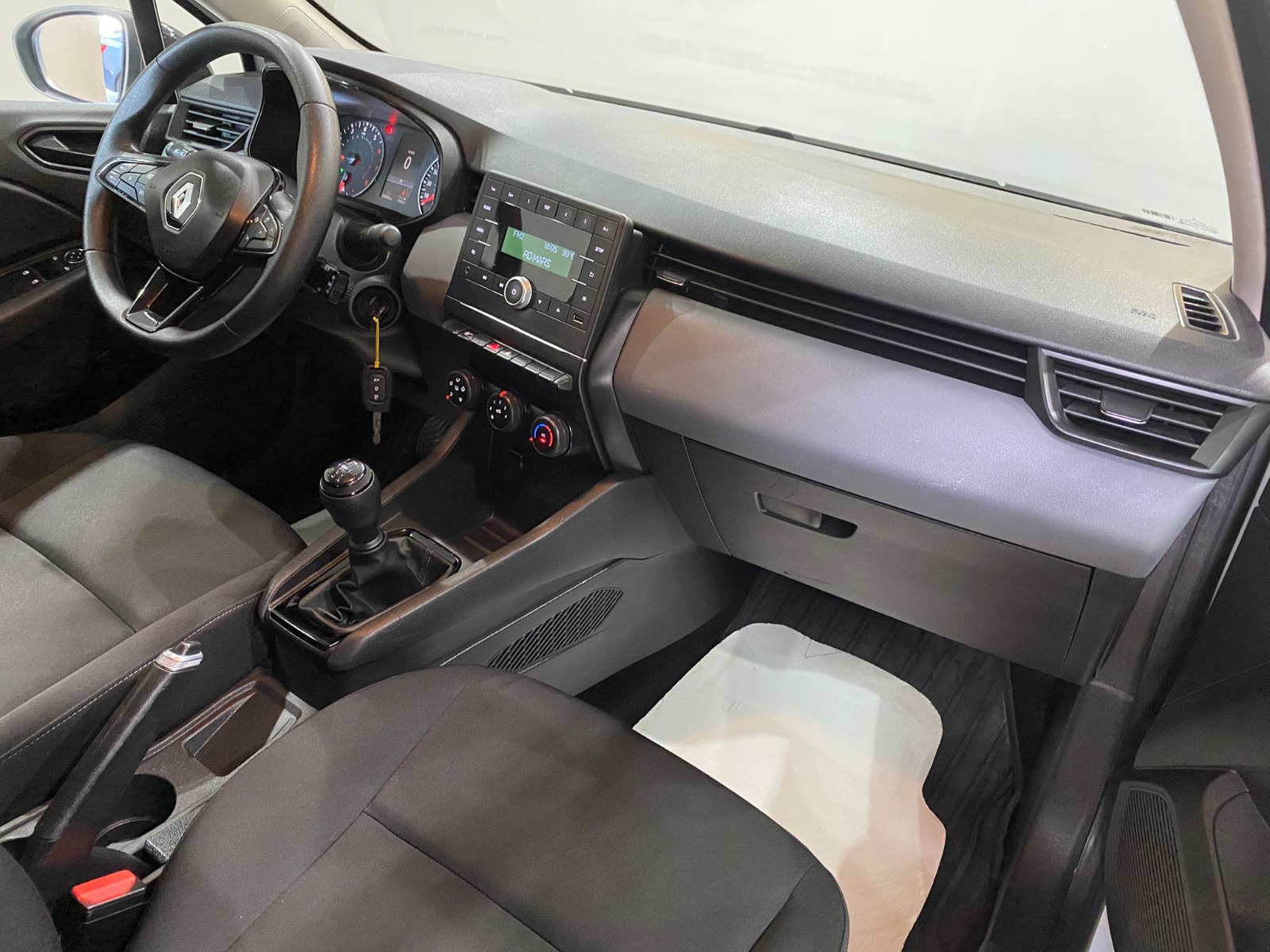 2023 Benzin Manuel Renault Clio Beyaz Gürel Tasarım Aksesuar Otomotiv San. Tic. Ltd. Şti.