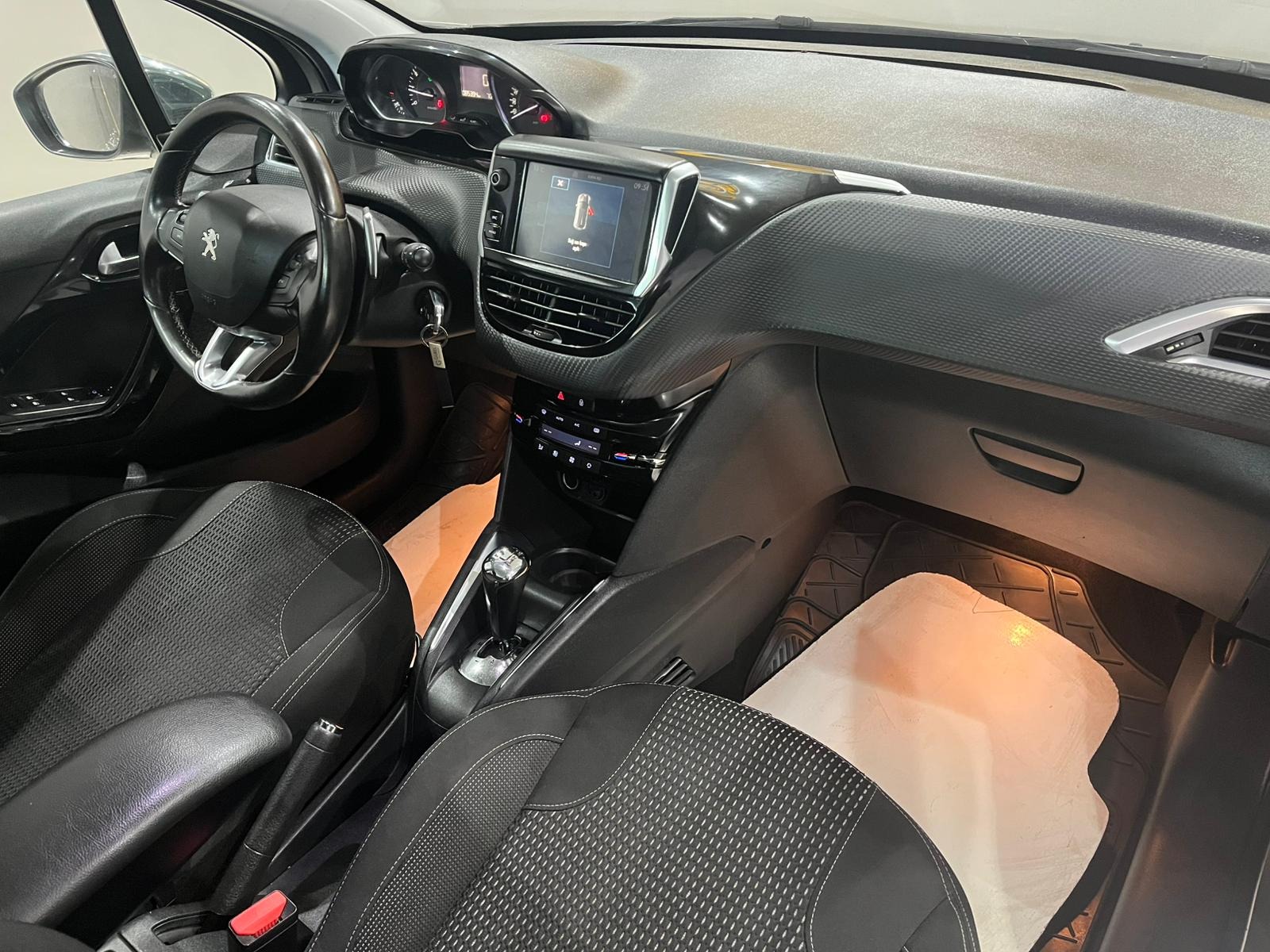 2015 Benzin Otomatik Peugeot 208 Gri Gürel Tasarım Aksesuar Otomotiv San. Tic. Ltd. Şti.