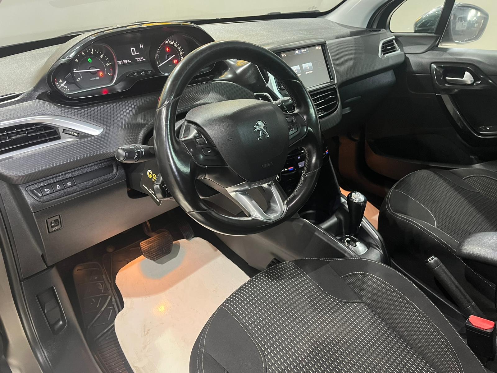 2015 Benzin Otomatik Peugeot 208 Gri Gürel Tasarım Aksesuar Otomotiv San. Tic. Ltd. Şti.