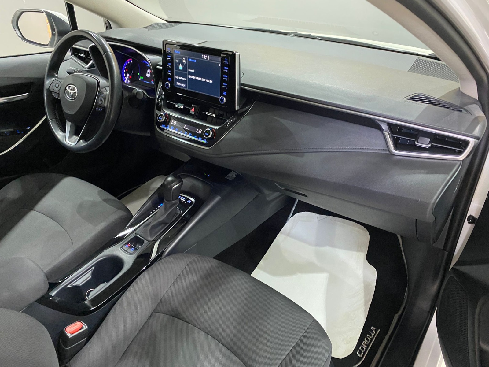 2022 Hybrid Otomatik Toyota Corolla Beyaz Gürel Tasarım Aksesuar Otomotiv San. Tic. Ltd. Şti.