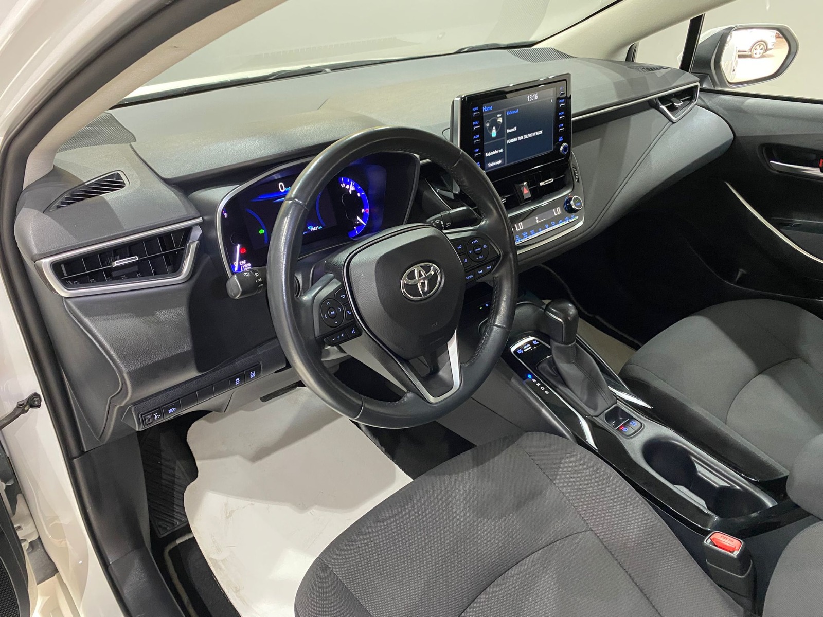 2022 Hybrid Otomatik Toyota Corolla Beyaz Gürel Tasarım Aksesuar Otomotiv San. Tic. Ltd. Şti.