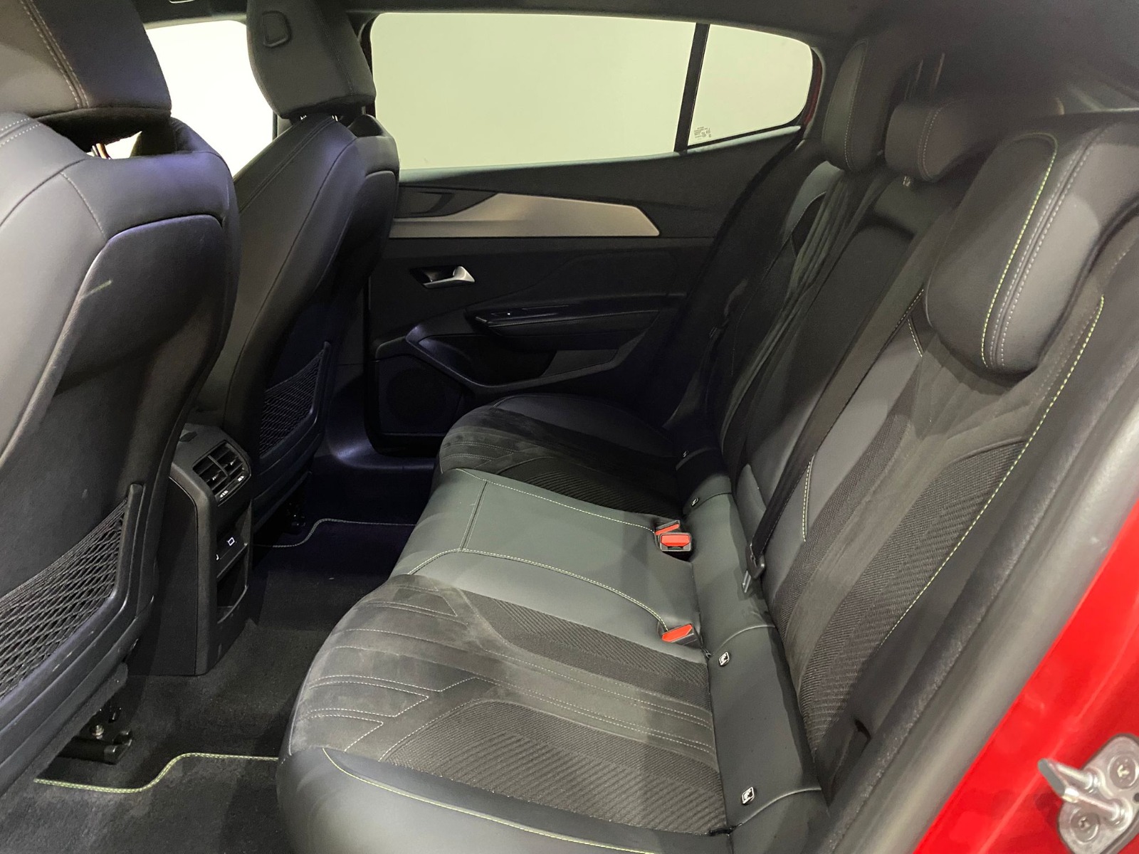 2025 Benzin Otomatik Peugeot 408 Kırmızı Gürel Tasarım Aksesuar Otomotiv San. Tic. Ltd. Şti.