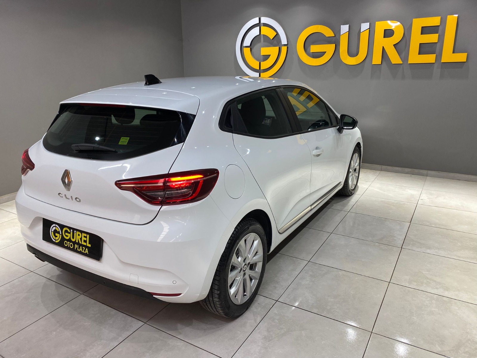 2023 Benzin Manuel Renault Clio Beyaz Gürel Tasarım Aksesuar Otomotiv San. Tic. Ltd. Şti.