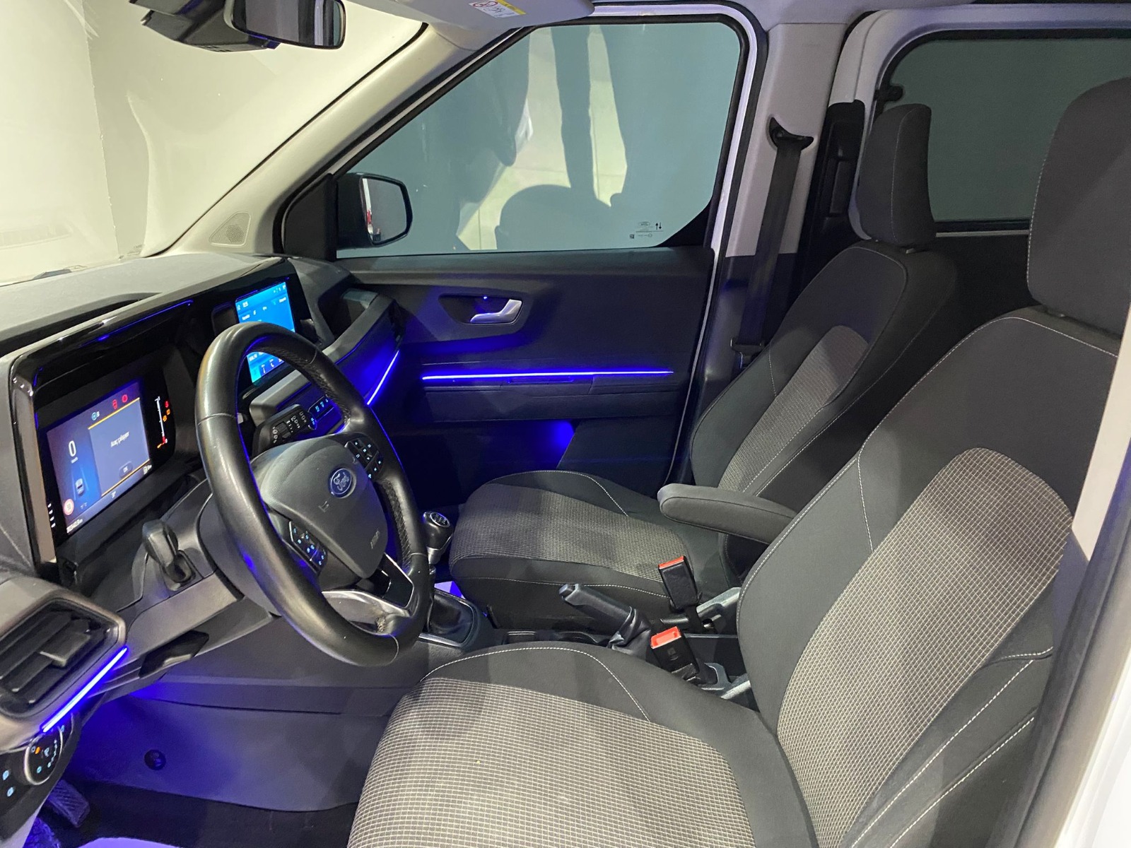 2024 Dizel Manuel Ford Tourneo Courier Beyaz Gürel Tasarım Aksesuar Otomotiv San. Tic. Ltd. Şti.