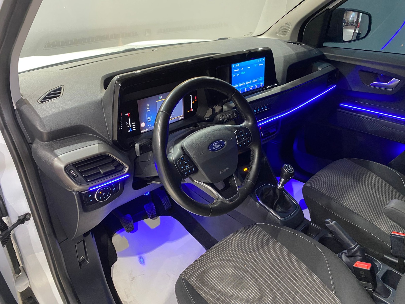 2024 Dizel Manuel Ford Tourneo Courier Beyaz Gürel Tasarım Aksesuar Otomotiv San. Tic. Ltd. Şti.