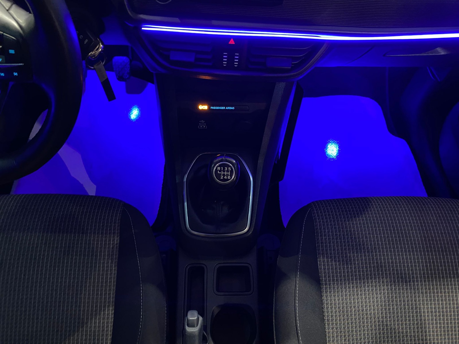 2024 Dizel Manuel Ford Tourneo Courier Beyaz Gürel Tasarım Aksesuar Otomotiv San. Tic. Ltd. Şti.