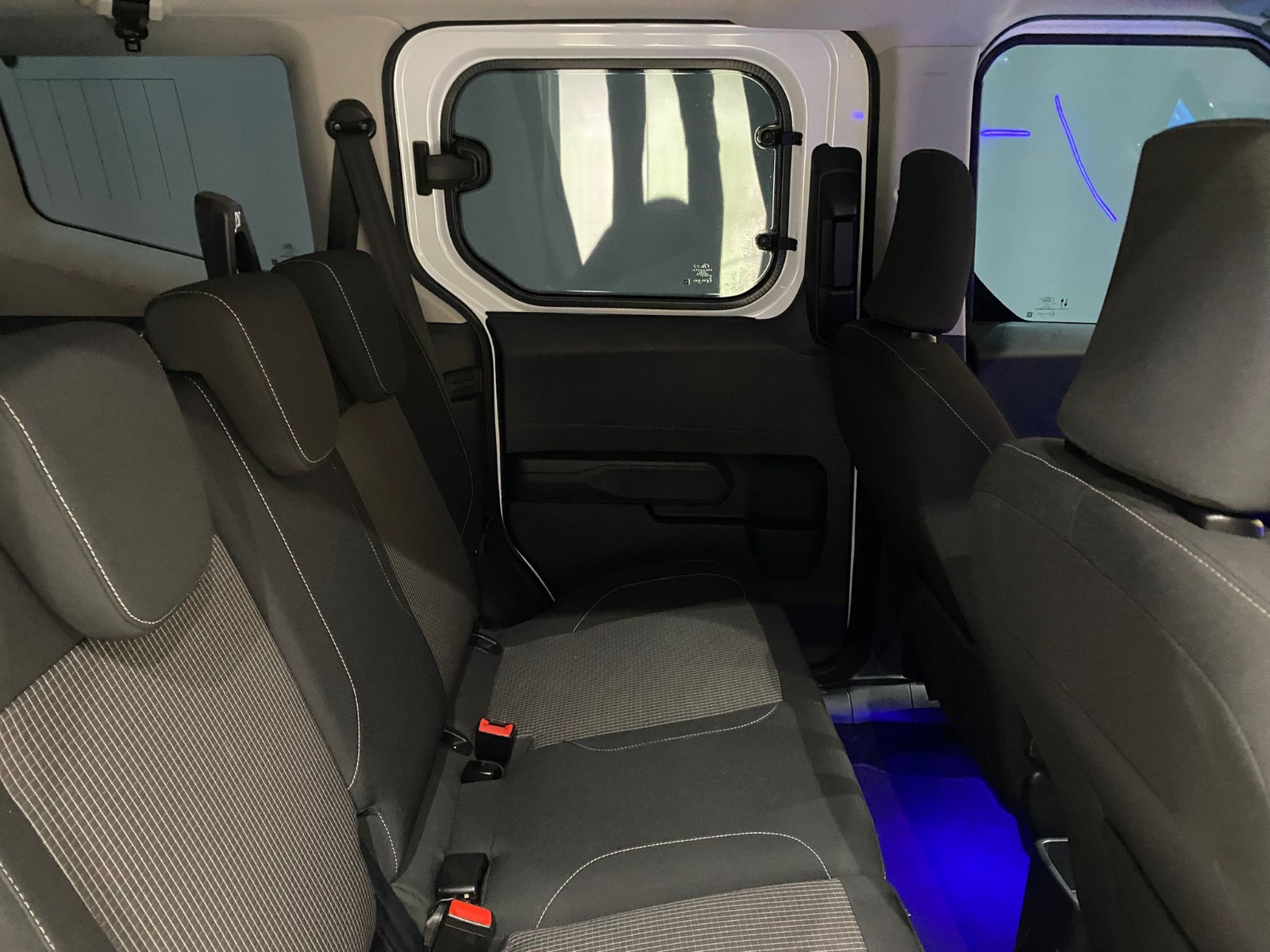 2024 Dizel Manuel Ford Tourneo Courier Beyaz Gürel Tasarım Aksesuar Otomotiv San. Tic. Ltd. Şti.