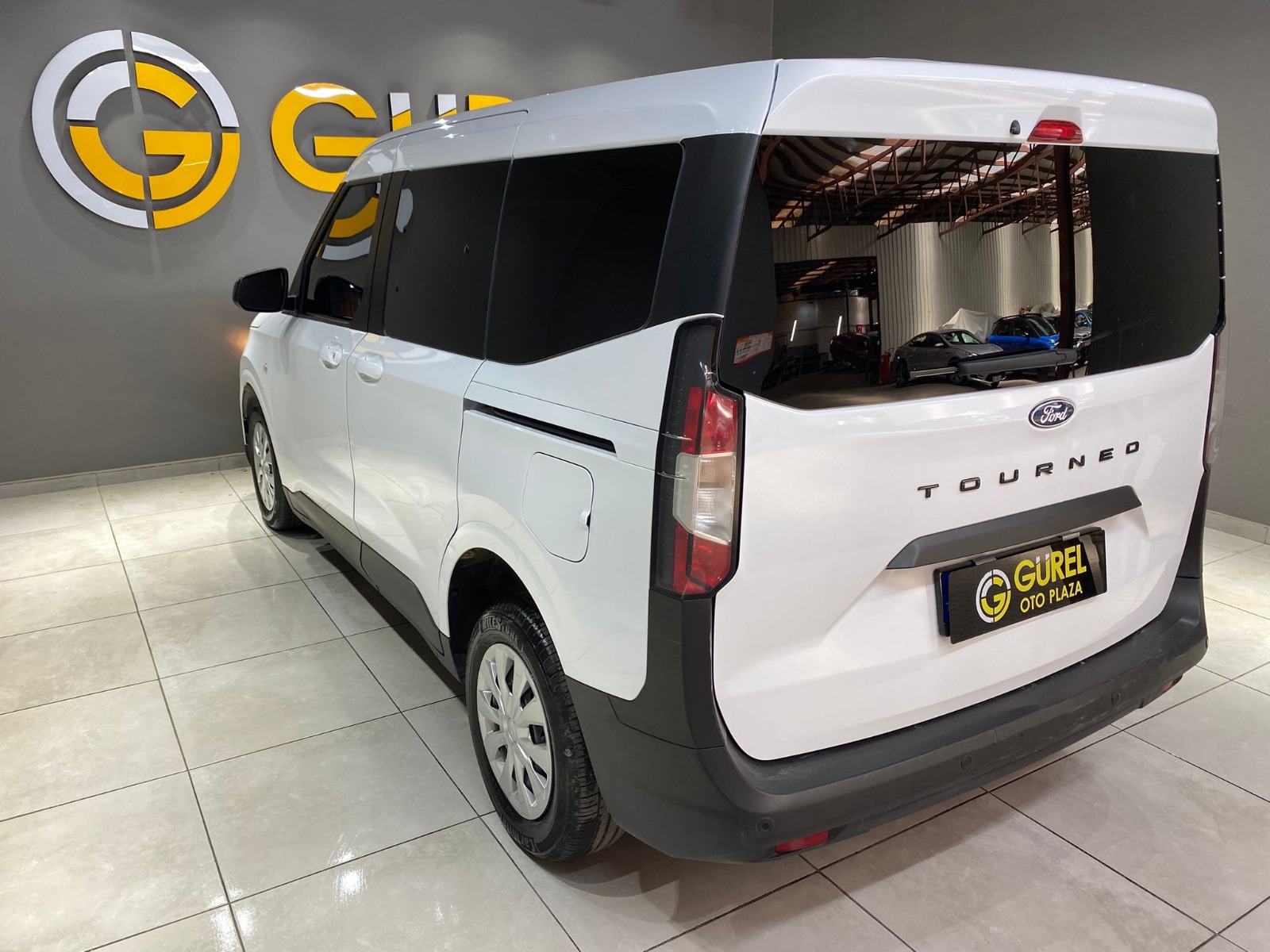 2024 Dizel Manuel Ford Tourneo Courier Beyaz Gürel Tasarım Aksesuar Otomotiv San. Tic. Ltd. Şti.