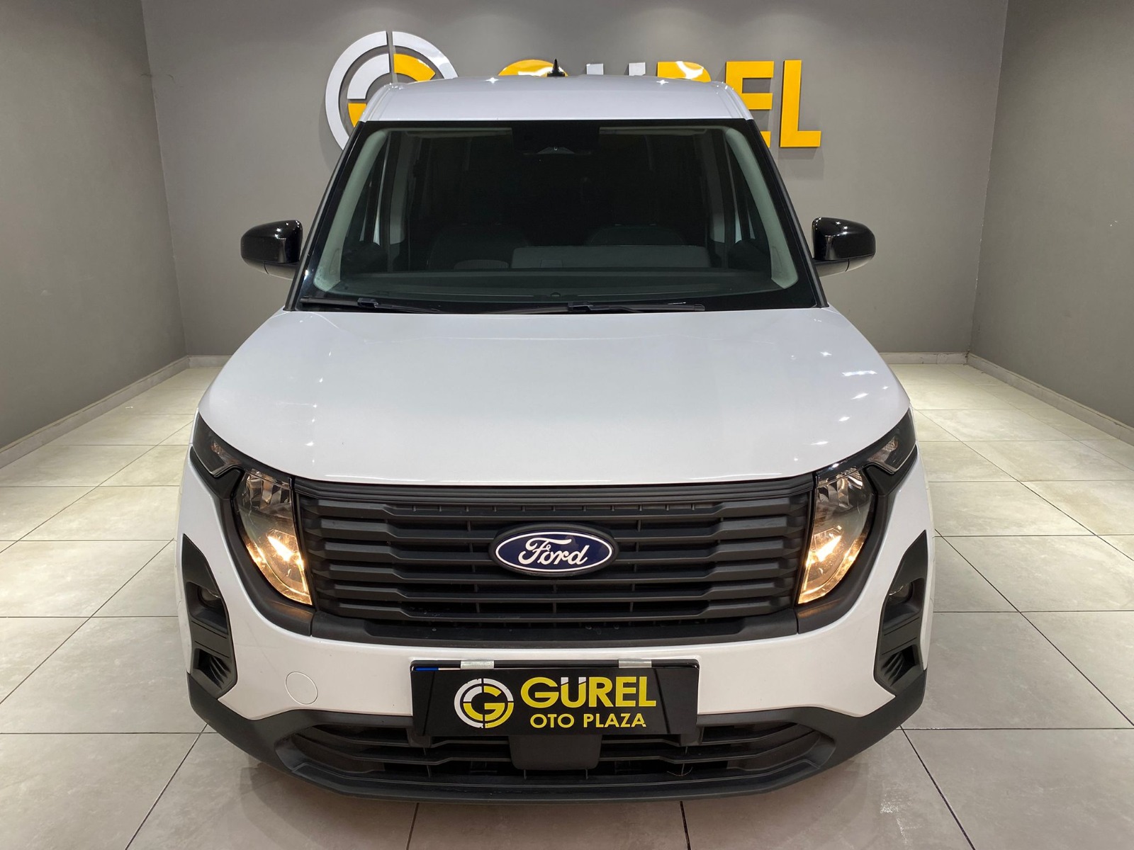 2024 Dizel Manuel Ford Tourneo Courier Beyaz Gürel Tasarım Aksesuar Otomotiv San. Tic. Ltd. Şti.