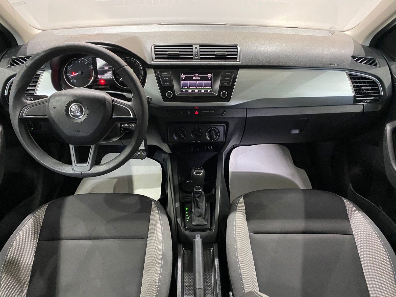 2016 Benzin Otomatik Skoda Fabia Beyaz Gürel Tasarım Aksesuar Otomotiv San. Tic. Ltd. Şti.