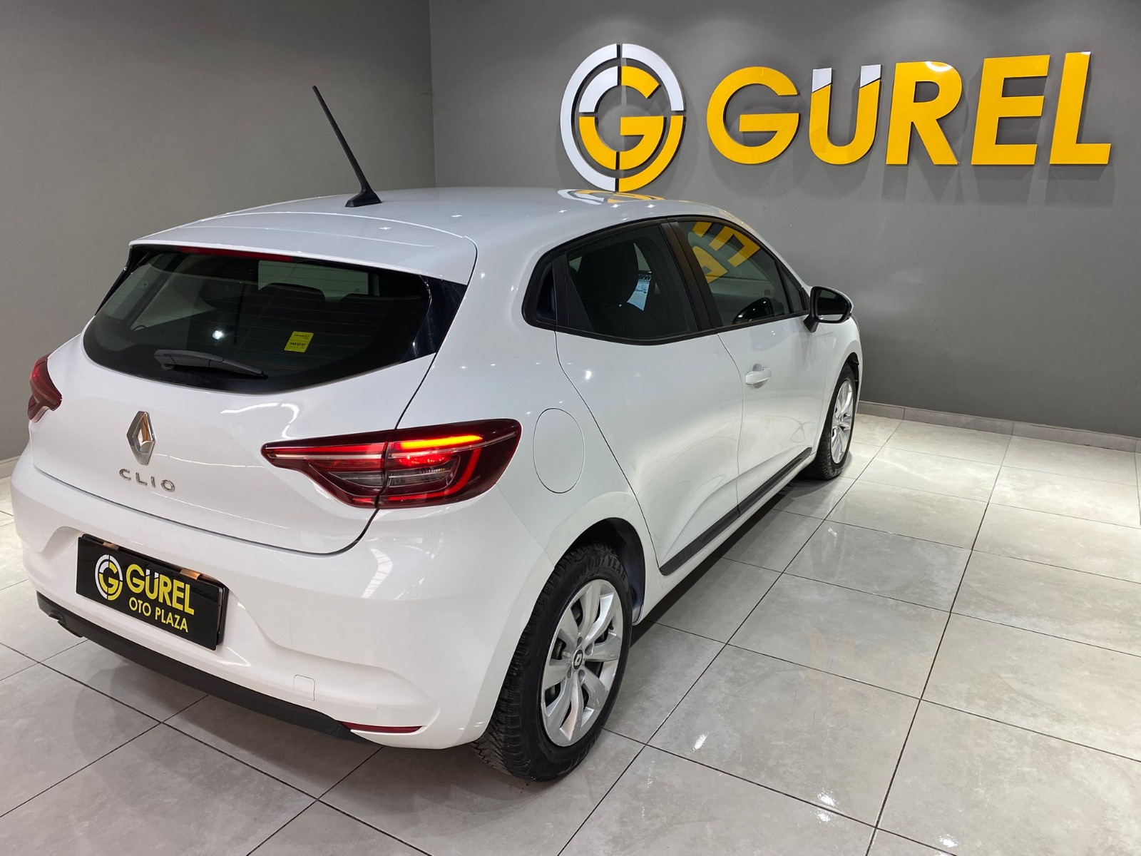 2022 Benzin Otomatik Renault Clio Beyaz Gürel Tasarım Aksesuar Otomotiv San. Tic. Ltd. Şti.