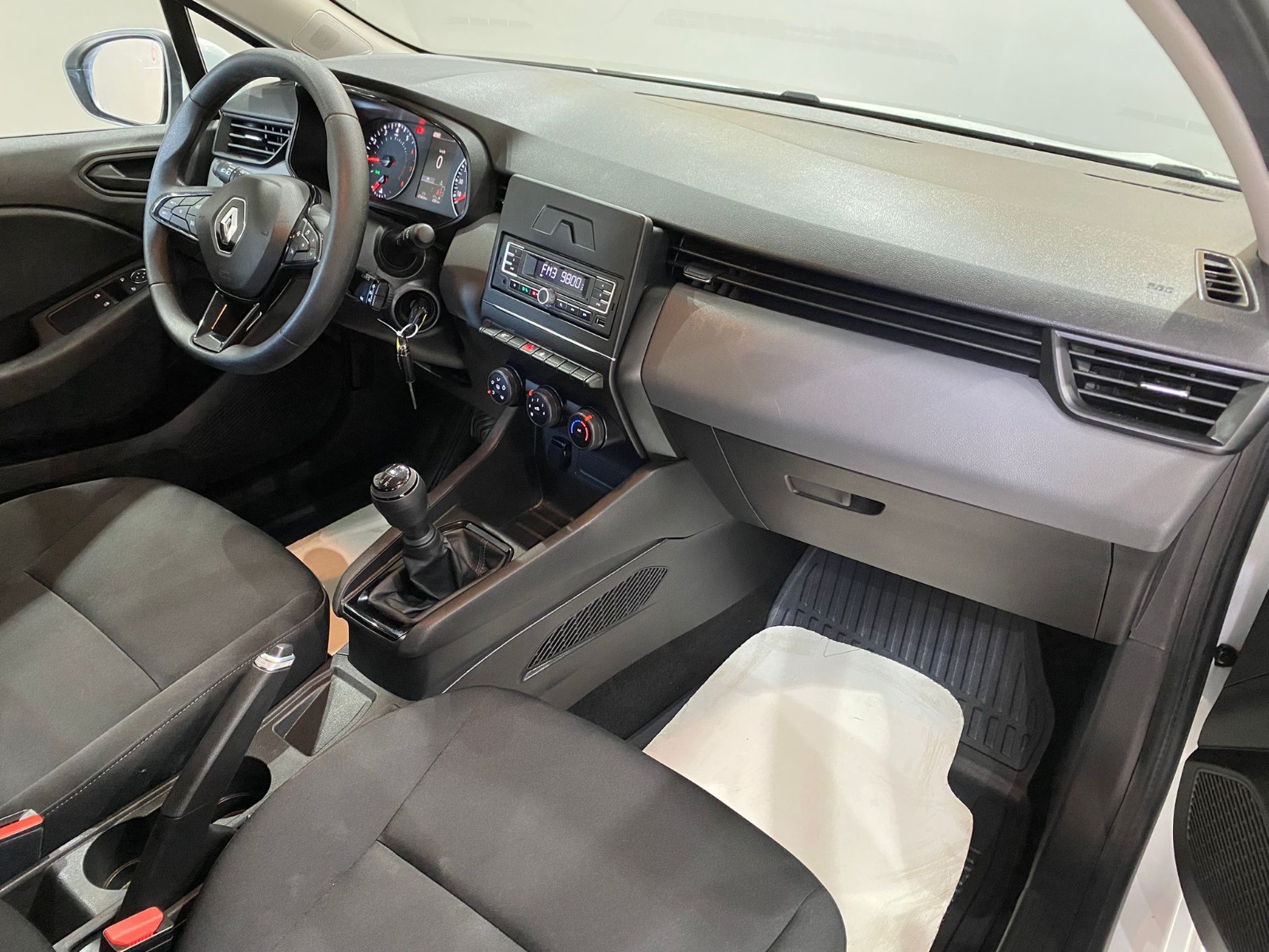 2022 Benzin Manuel Renault Clio Beyaz Gürel Tasarım Aksesuar Otomotiv San. Tic. Ltd. Şti.