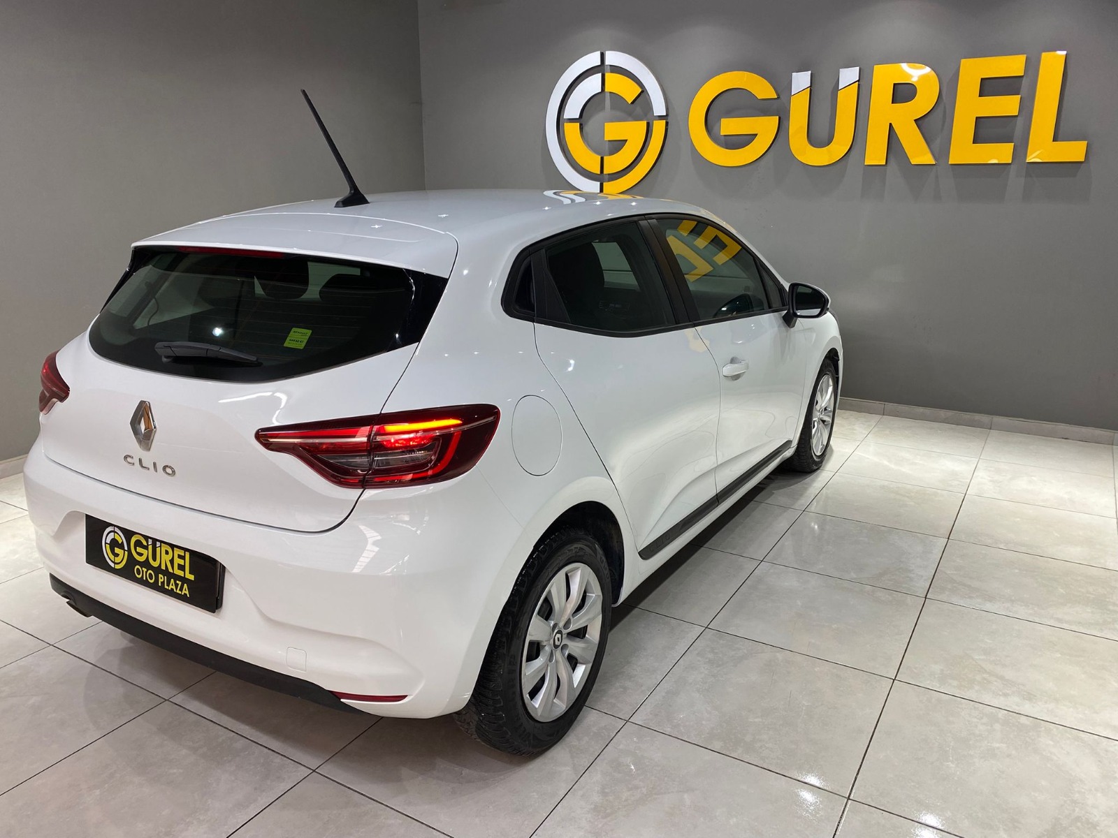 2022 Benzin Manuel Renault Clio Beyaz Gürel Tasarım Aksesuar Otomotiv San. Tic. Ltd. Şti.