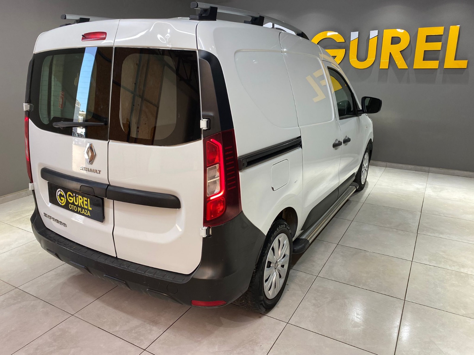 2022 Dizel Manuel Renault Express Beyaz Gürel Tasarım Aksesuar Otomotiv San. Tic. Ltd. Şti.