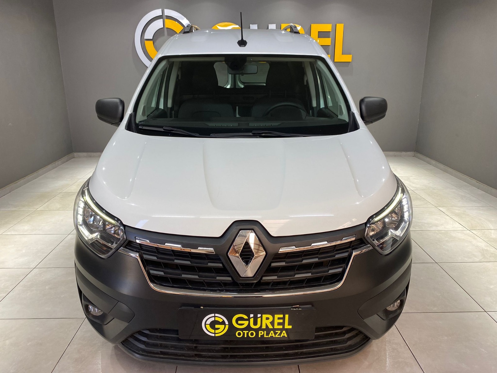 2022 Dizel Manuel Renault Express Beyaz Gürel Tasarım Aksesuar Otomotiv San. Tic. Ltd. Şti.