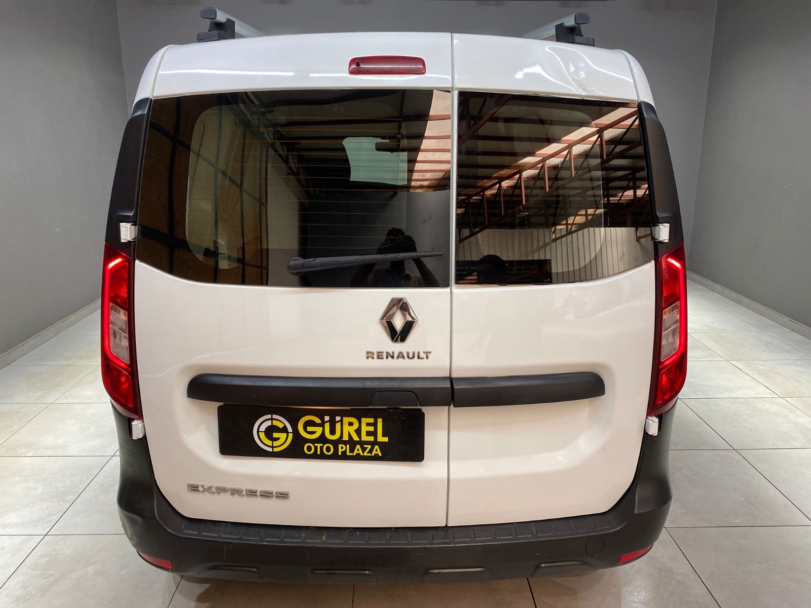 2022 Dizel Manuel Renault Express Beyaz Gürel Tasarım Aksesuar Otomotiv San. Tic. Ltd. Şti.