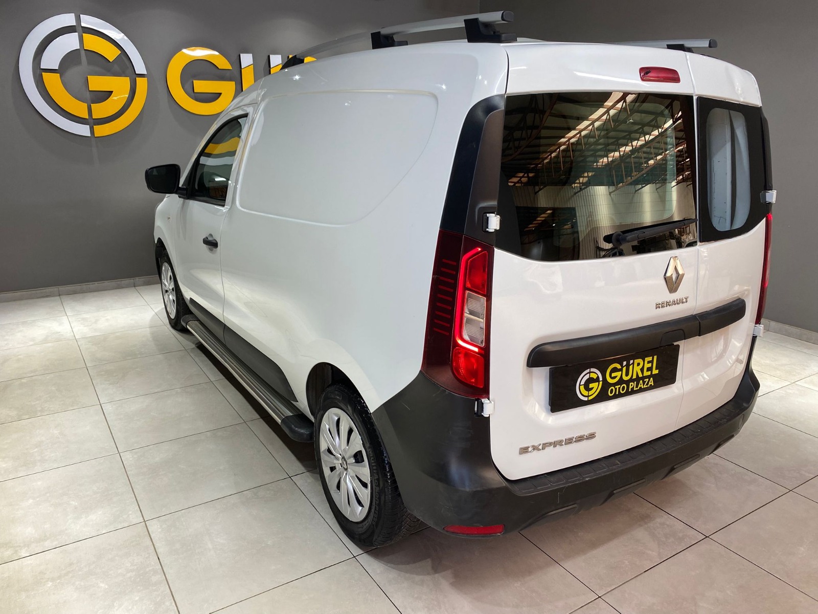 2022 Dizel Manuel Renault Express Beyaz Gürel Tasarım Aksesuar Otomotiv San. Tic. Ltd. Şti.