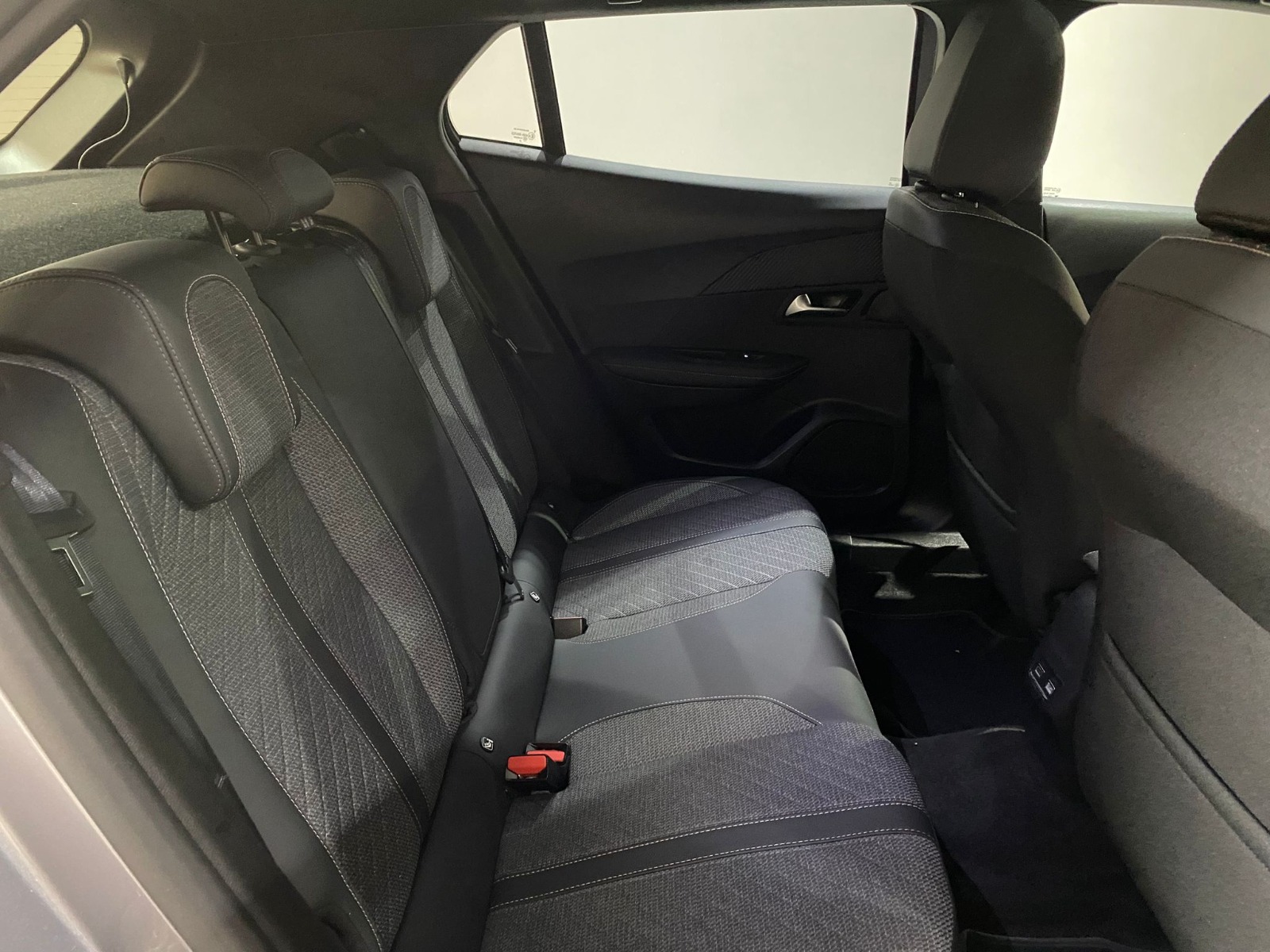 2024 Benzin Otomatik Peugeot 2008 Gri Gürel Tasarım Aksesuar Otomotiv San. Tic. Ltd. Şti.