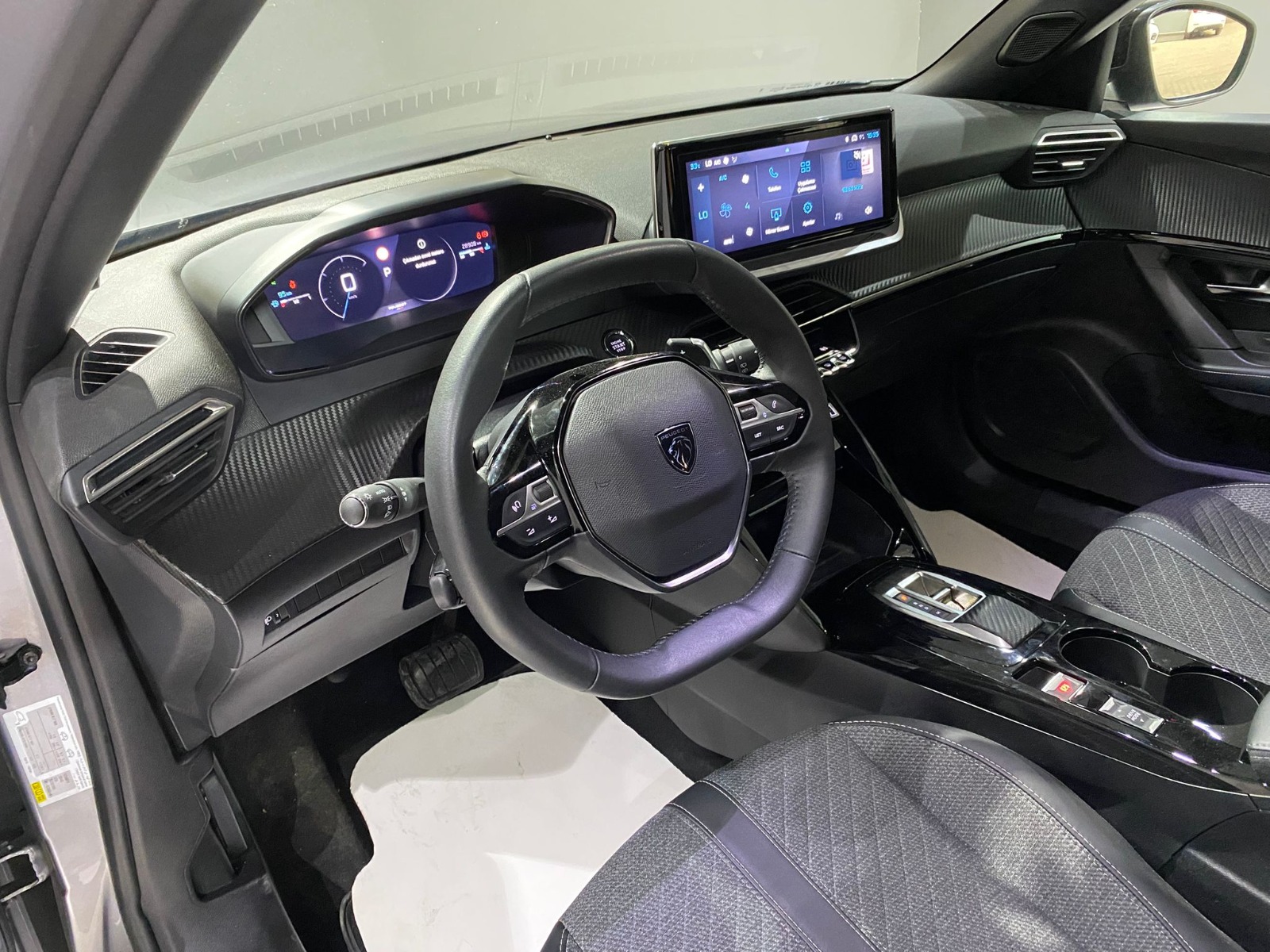 2024 Benzin Otomatik Peugeot 2008 Gri Gürel Tasarım Aksesuar Otomotiv San. Tic. Ltd. Şti.