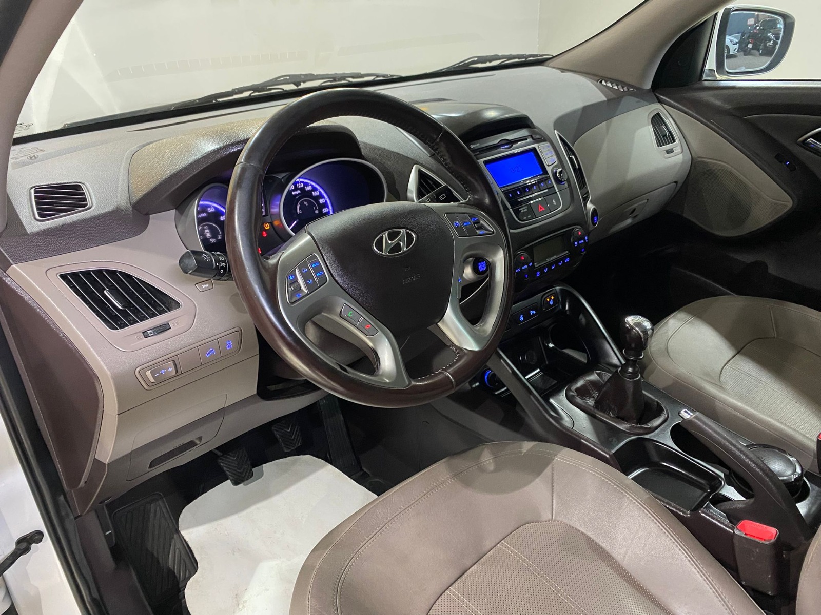 2013 Benzin Manuel Hyundai ix35 Beyaz Gürel Tasarım Aksesuar Otomotiv San. Tic. Ltd. Şti.