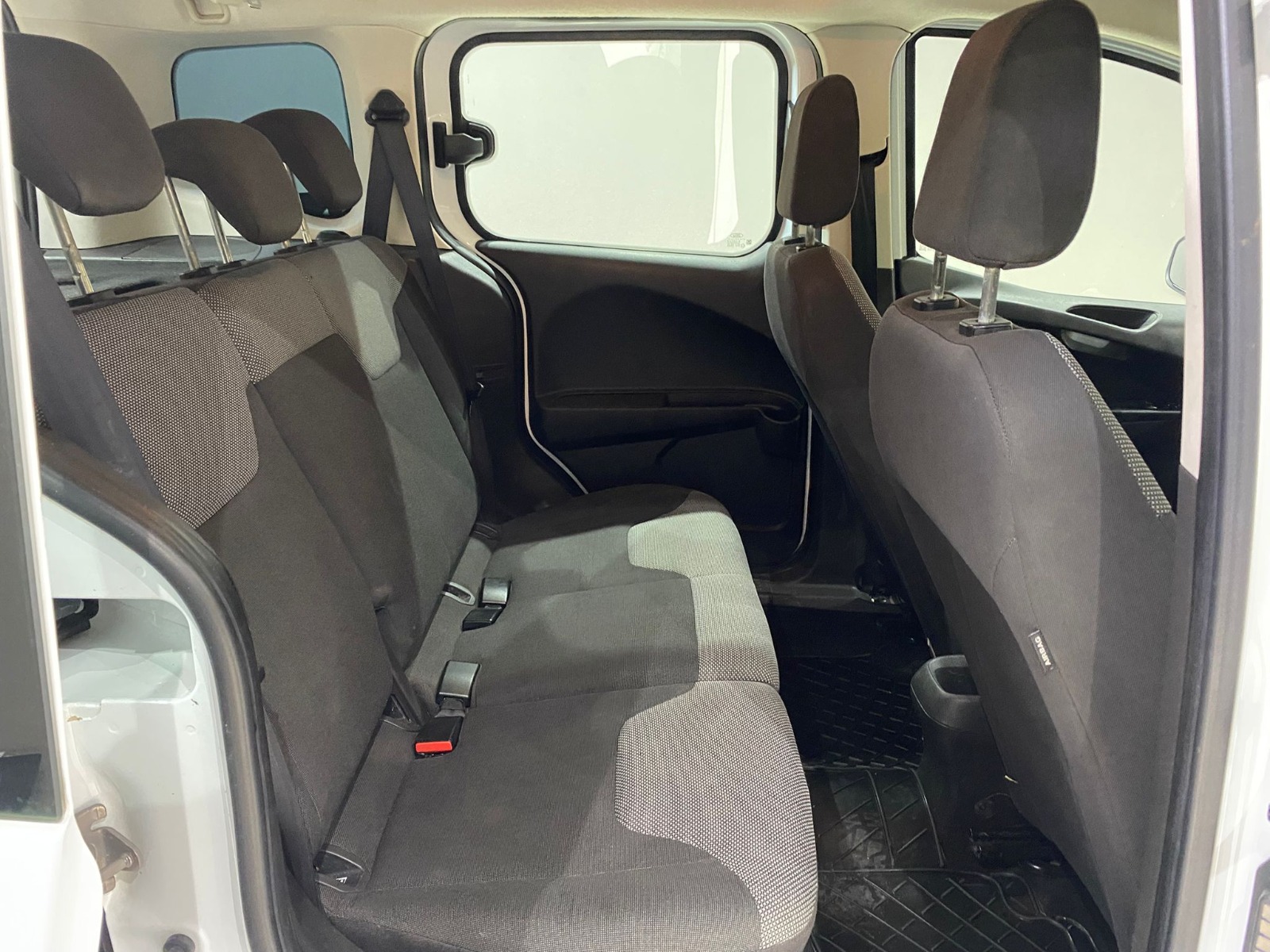 2017 Dizel Manuel Ford Tourneo Courier Journey Beyaz Gürel Tasarım Aksesuar Otomotiv San. Tic. Ltd. Şti.