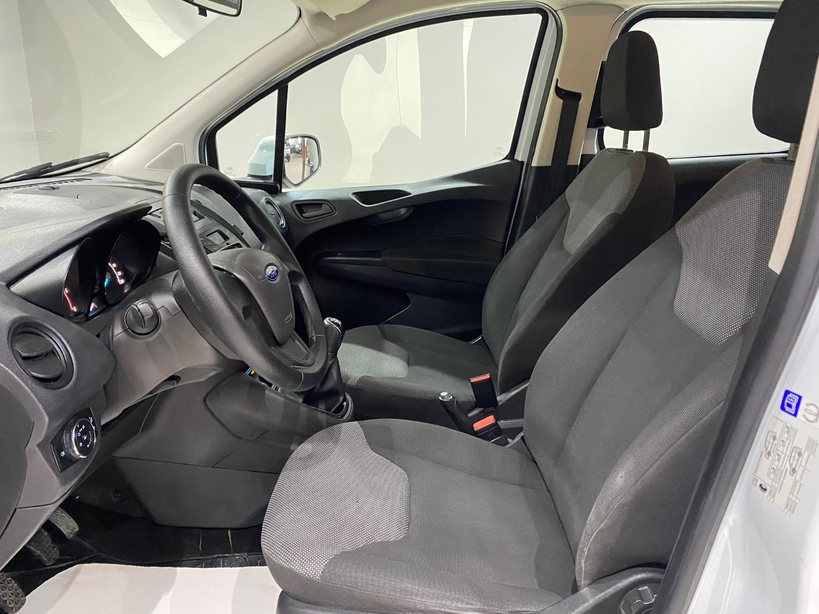 2017 Dizel Manuel Ford Tourneo Courier Journey Beyaz Gürel Tasarım Aksesuar Otomotiv San. Tic. Ltd. Şti.