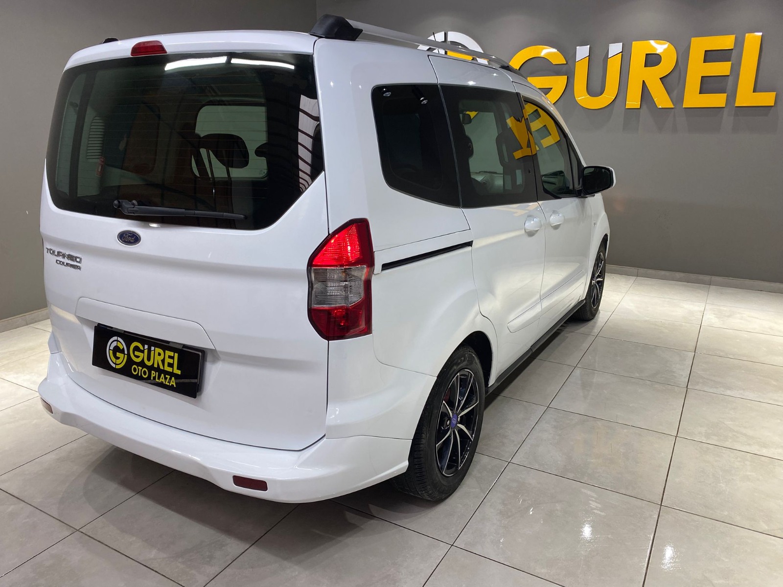 2017 Dizel Manuel Ford Tourneo Courier Journey Beyaz Gürel Tasarım Aksesuar Otomotiv San. Tic. Ltd. Şti.