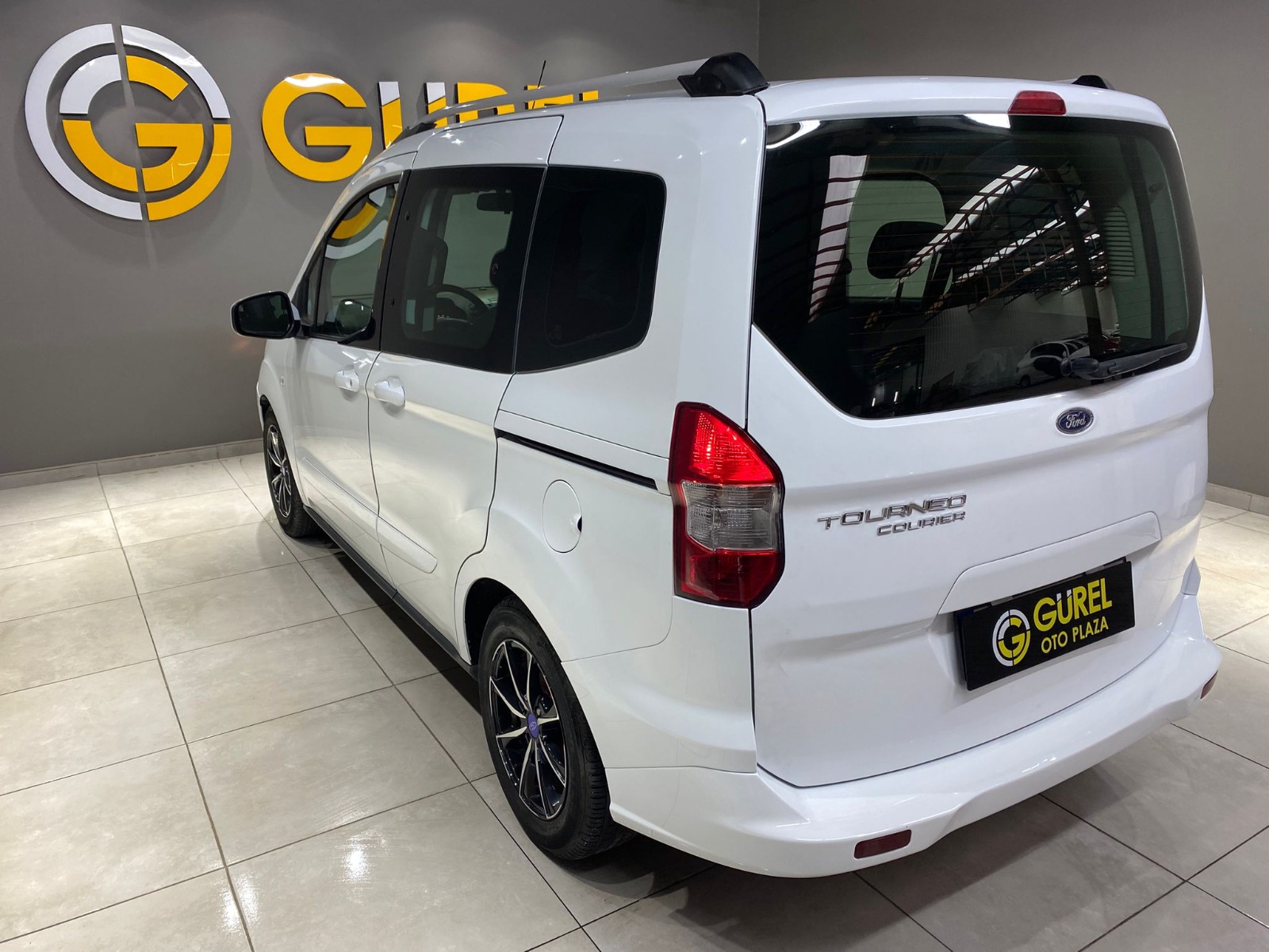 2017 Dizel Manuel Ford Tourneo Courier Journey Beyaz Gürel Tasarım Aksesuar Otomotiv San. Tic. Ltd. Şti.