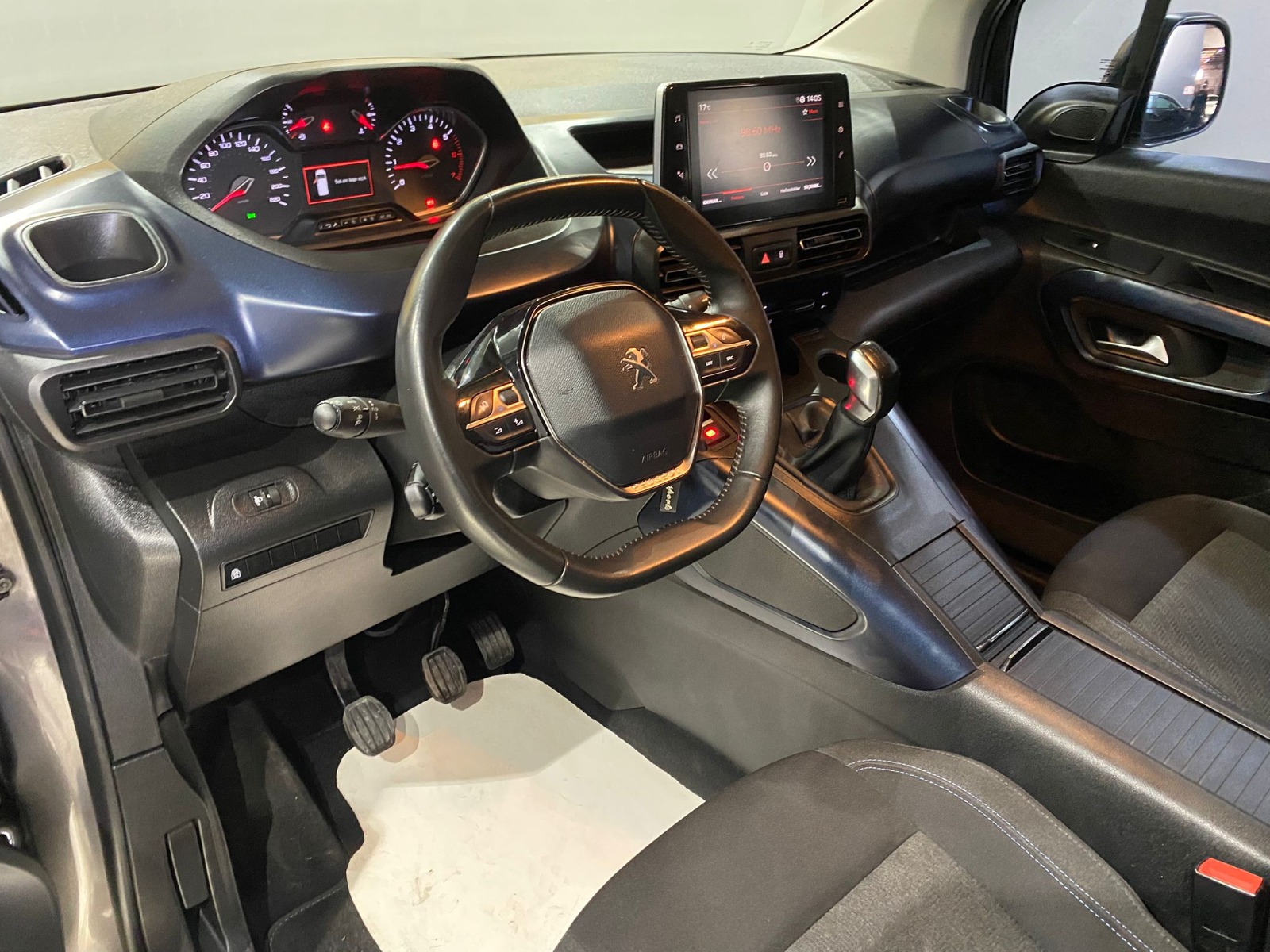 2021 Dizel Manuel Peugeot Rifter Gri Gürel Tasarım Aksesuar Otomotiv San. Tic. Ltd. Şti.