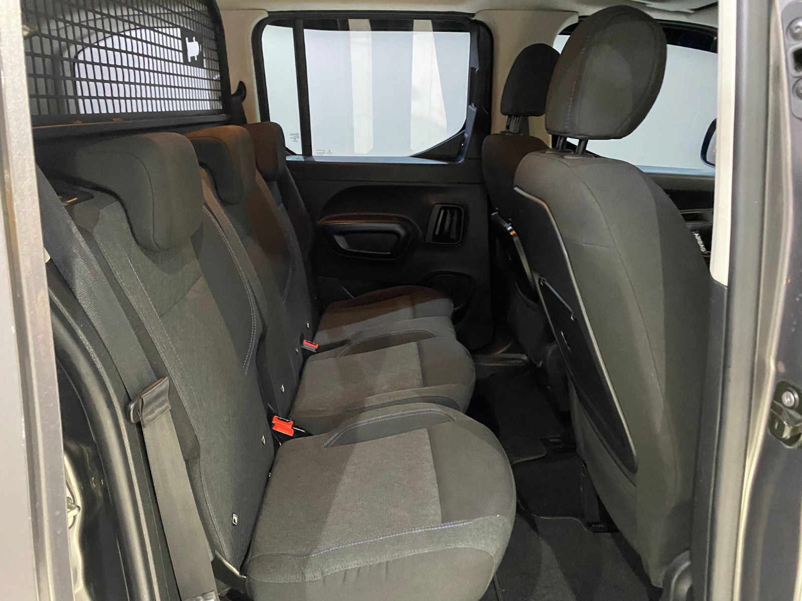 2021 Dizel Manuel Peugeot Rifter Gri Gürel Tasarım Aksesuar Otomotiv San. Tic. Ltd. Şti.