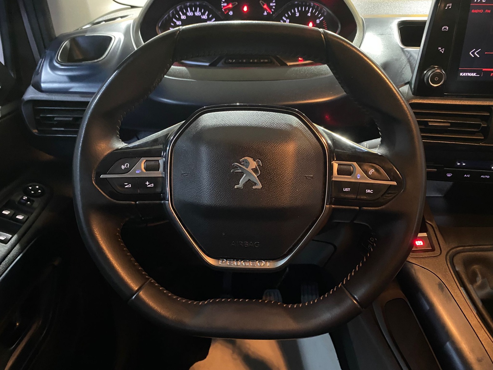 2021 Dizel Manuel Peugeot Rifter Gri Gürel Tasarım Aksesuar Otomotiv San. Tic. Ltd. Şti.