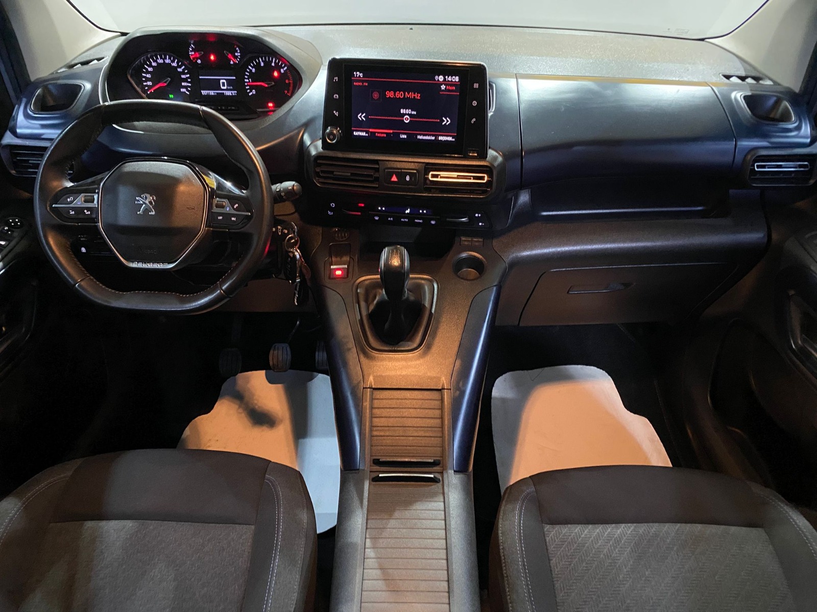 2021 Dizel Manuel Peugeot Rifter Gri Gürel Tasarım Aksesuar Otomotiv San. Tic. Ltd. Şti.