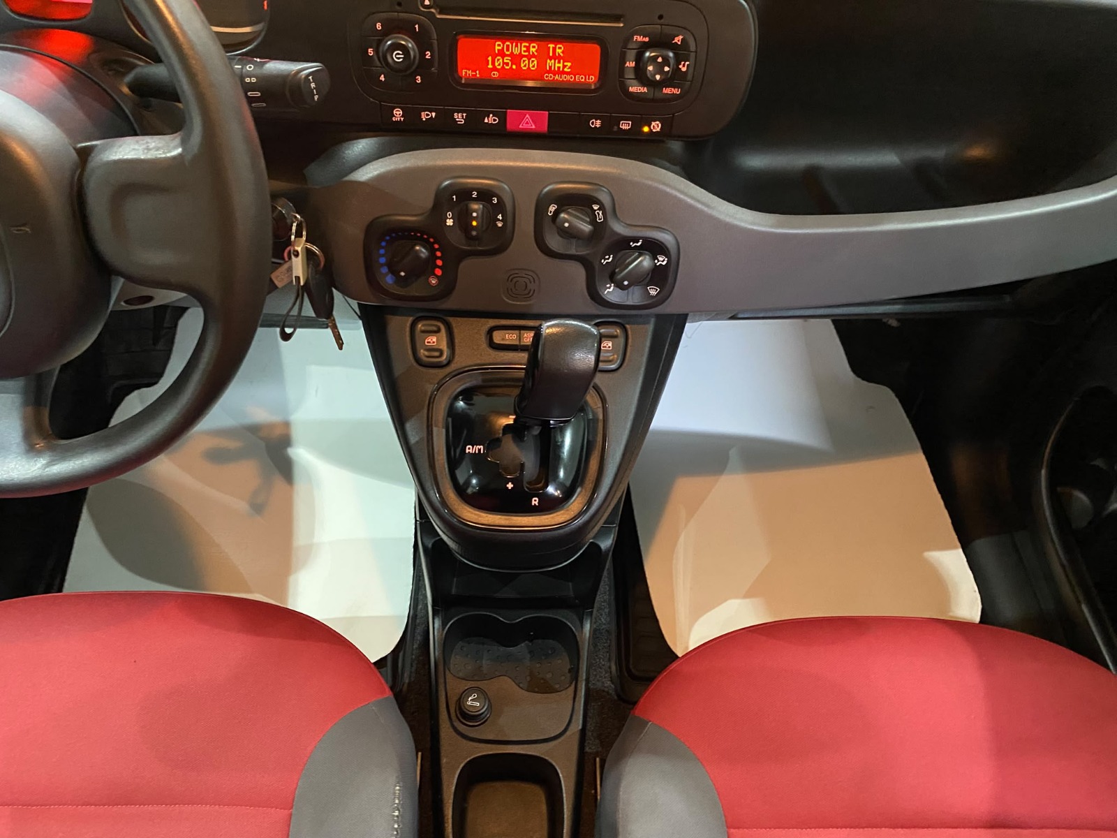 2013 Benzin Otomatik Fiat Panda Kırmızı Gürel Tasarım Aksesuar Otomotiv San. Tic. Ltd. Şti.