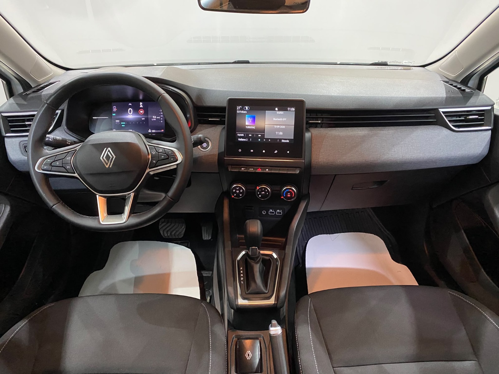2026 Benzin Otomatik Renault Clio Beyaz Gürel Tasarım Aksesuar Otomotiv San. Tic. Ltd. Şti.