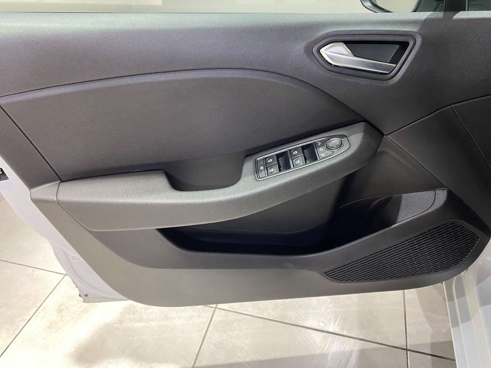 2026 Benzin Otomatik Renault Clio Beyaz Gürel Tasarım Aksesuar Otomotiv San. Tic. Ltd. Şti.