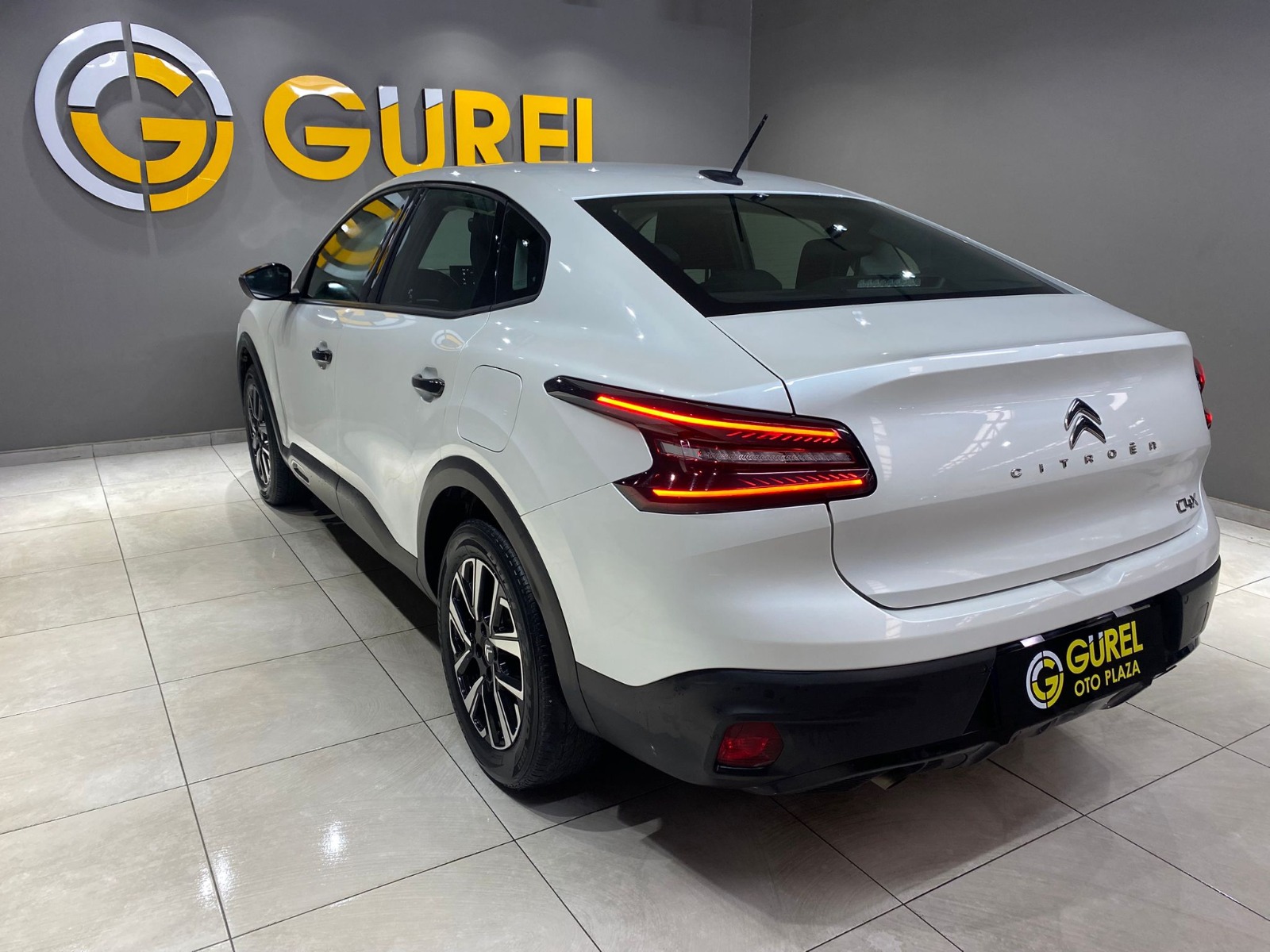 2023 Benzin Otomatik Citroen C4 X Beyaz Gürel Tasarım Aksesuar Otomotiv San. Tic. Ltd. Şti.