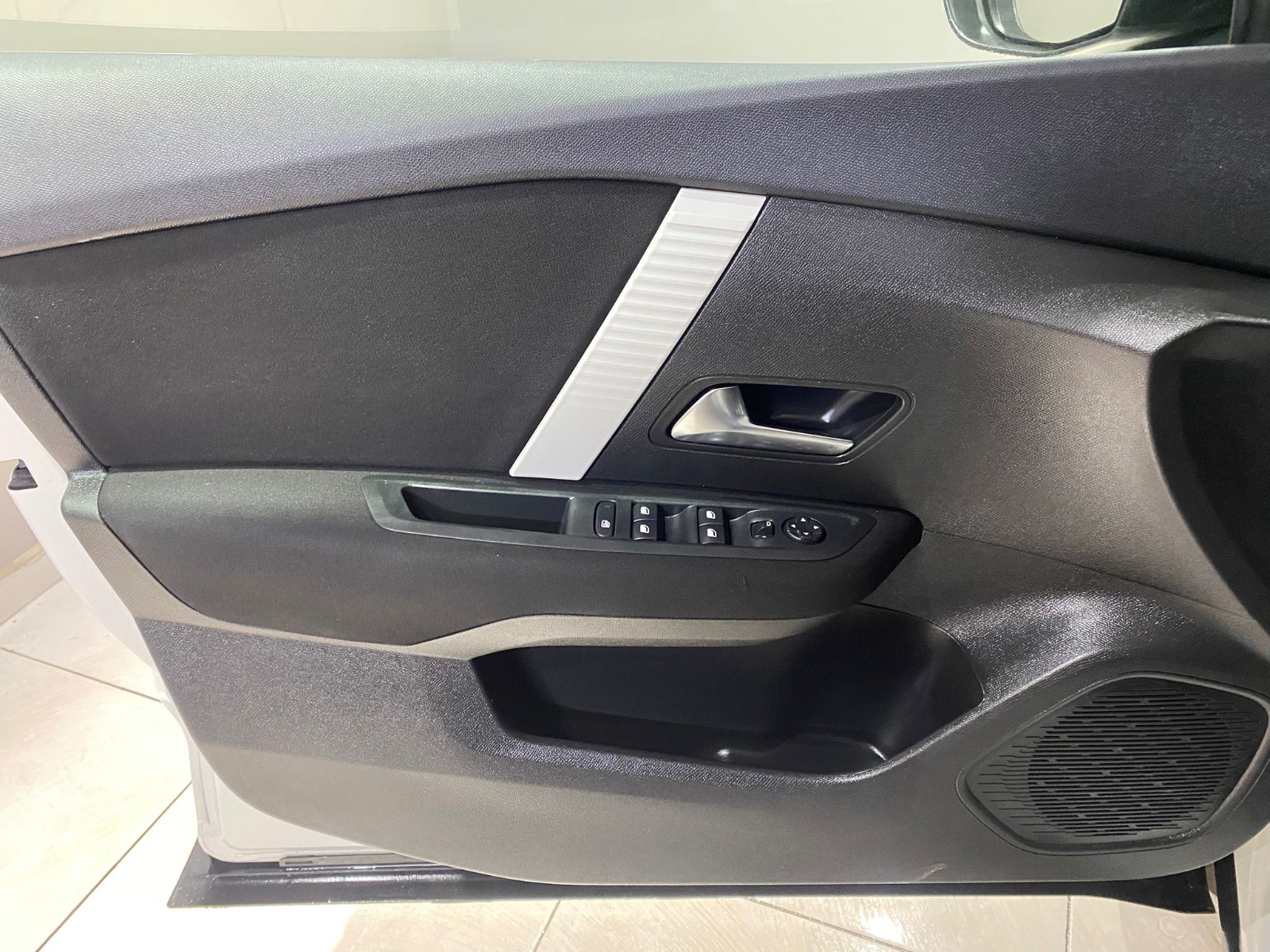 2023 Benzin Otomatik Citroen C4 X Beyaz Gürel Tasarım Aksesuar Otomotiv San. Tic. Ltd. Şti.